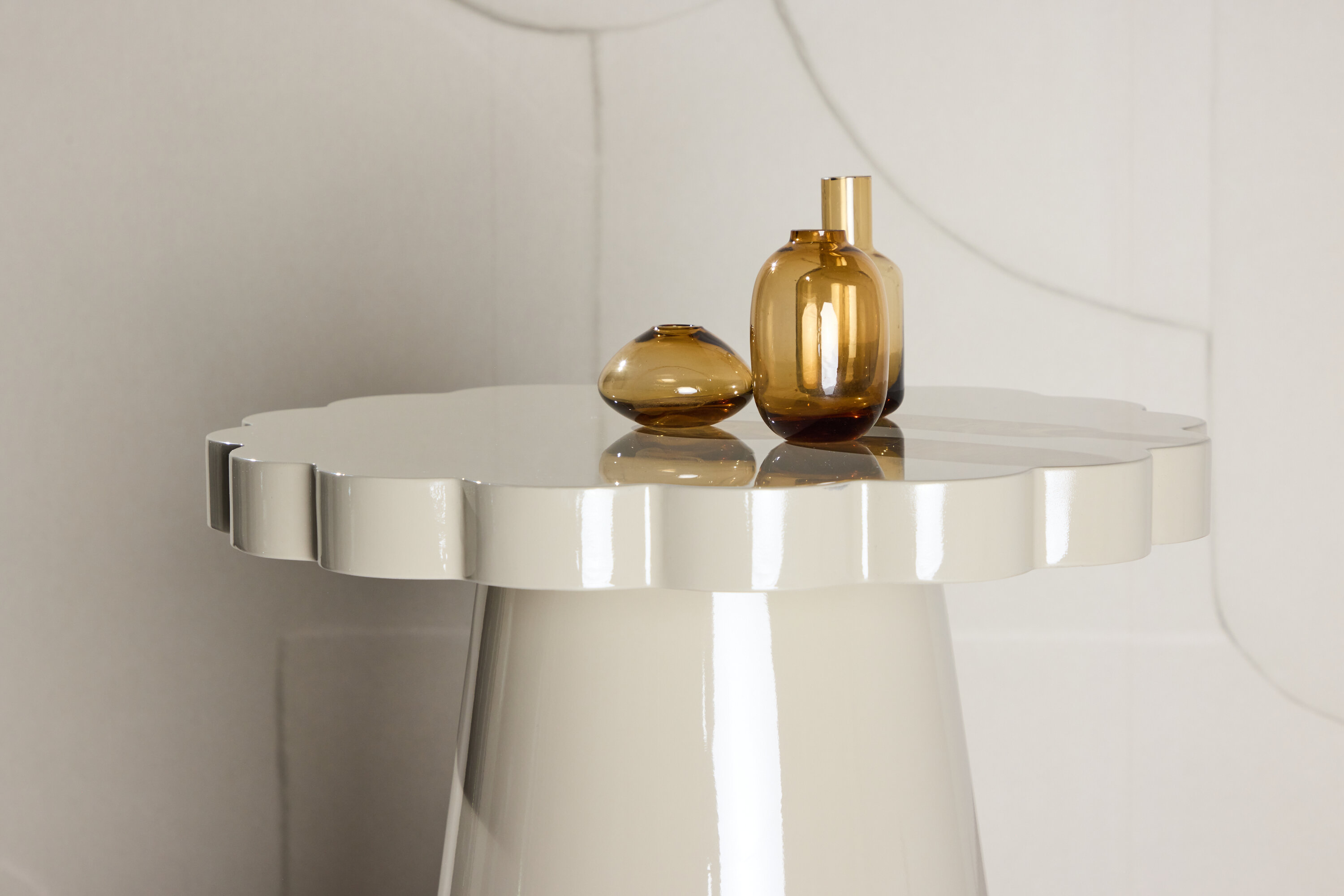 deLOHN Krull Kisasztal