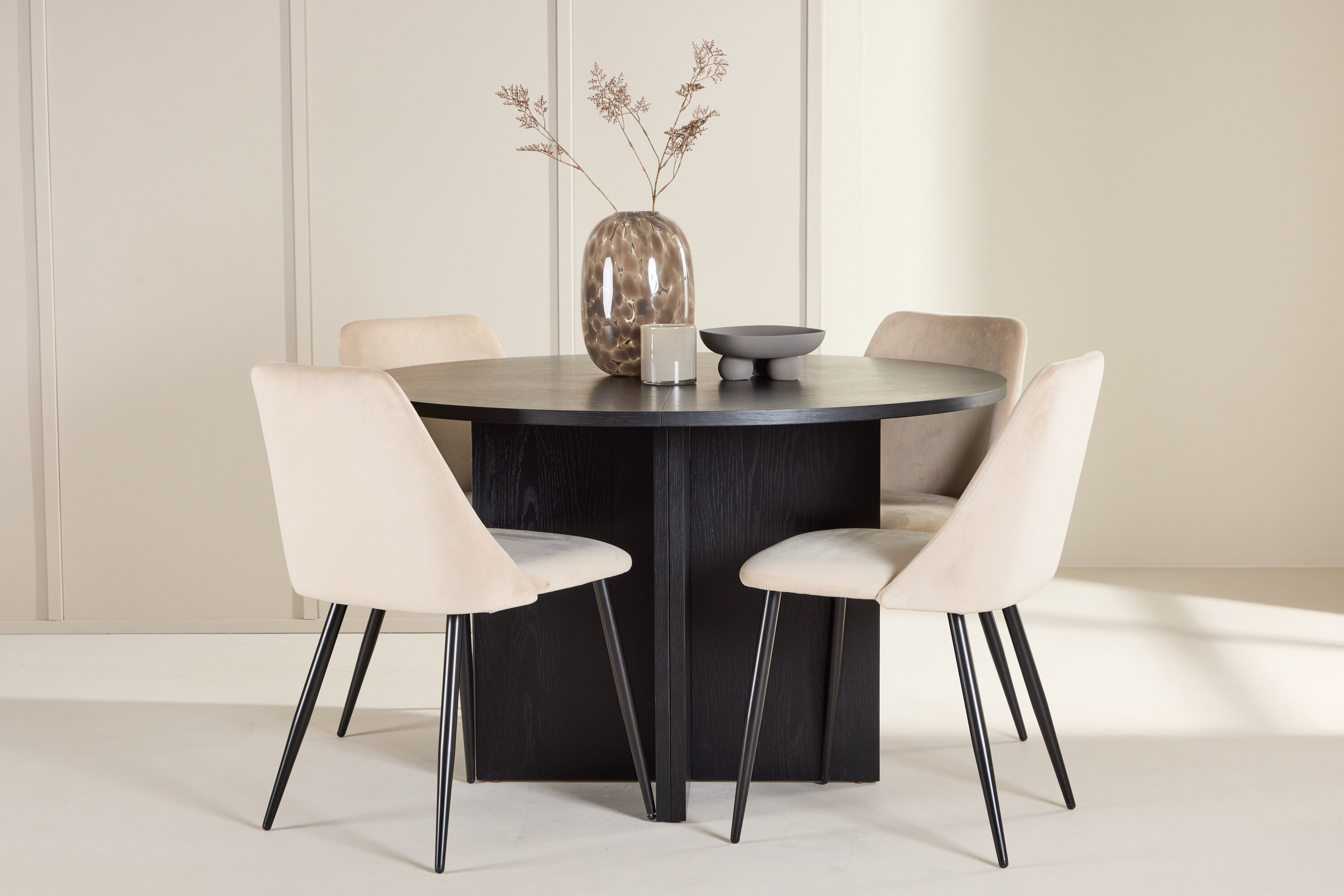 deLOHN Strada, Night Ovális étkezőgarnitúra