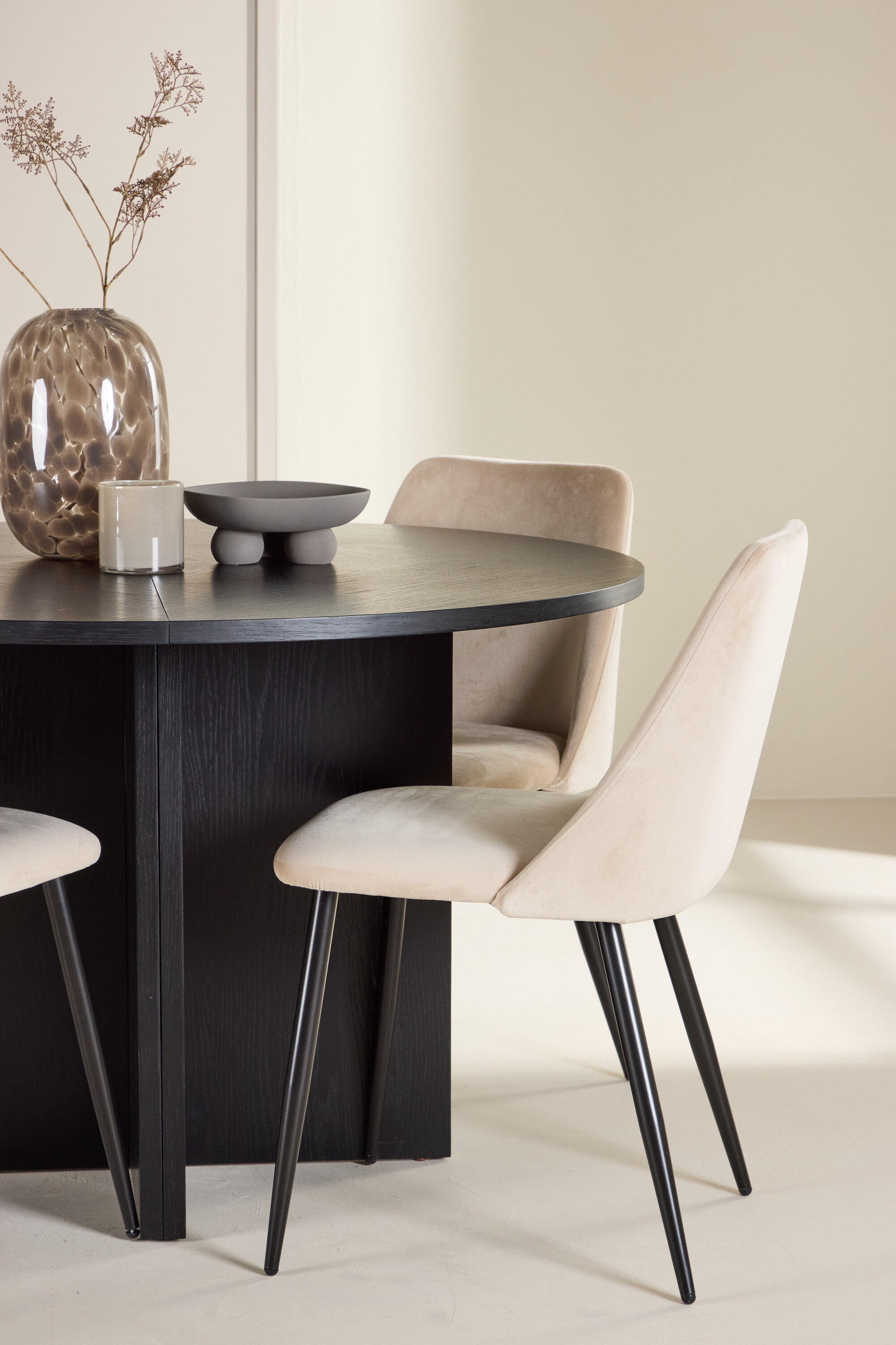 deLOHN Strada, Night Ovális étkezőgarnitúra