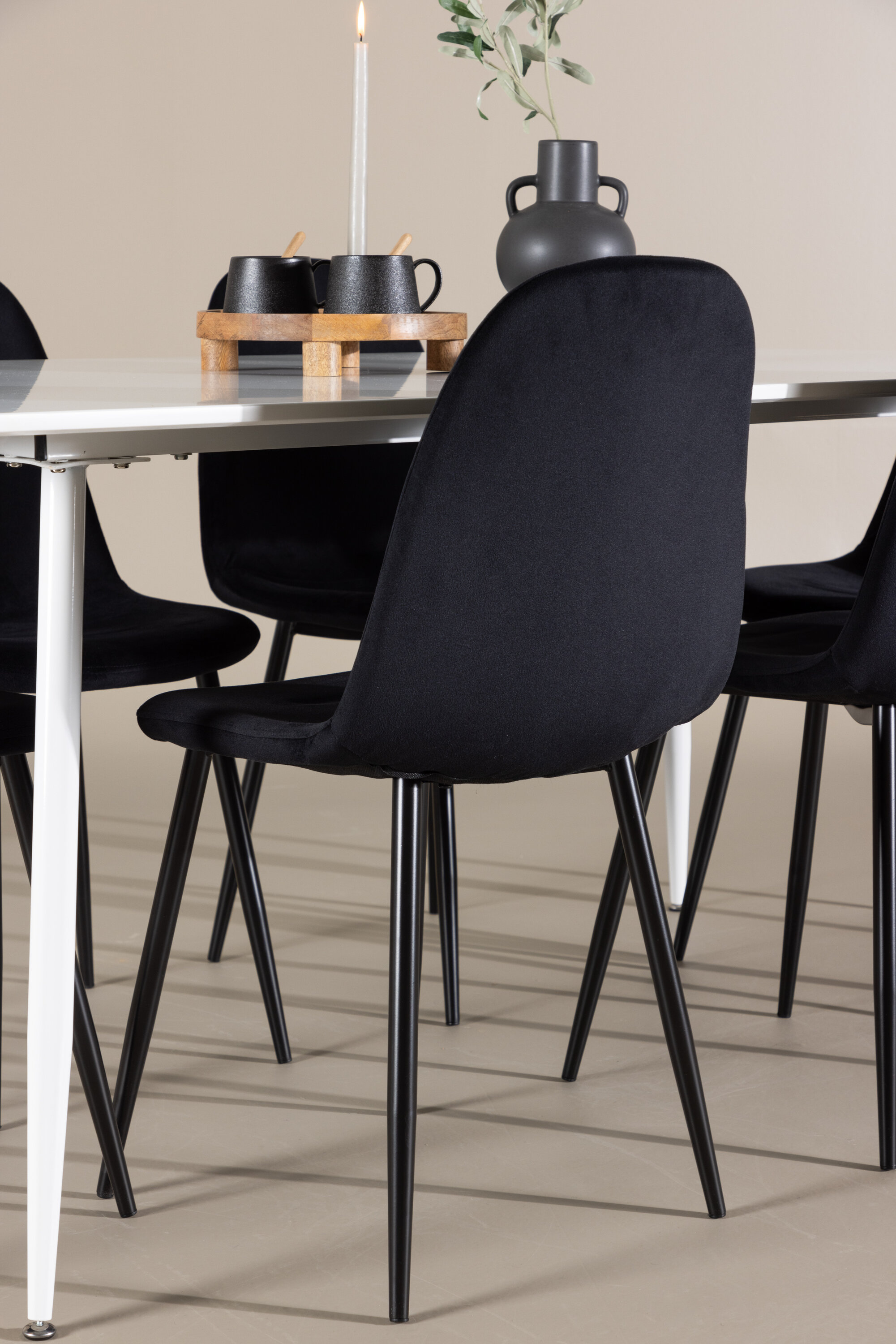 deLOHN Silar, Polar Téglalap alakú étkezőgarnitúra deLOHN Silar, Polar Téglalap alakú étkezőgarnitúra