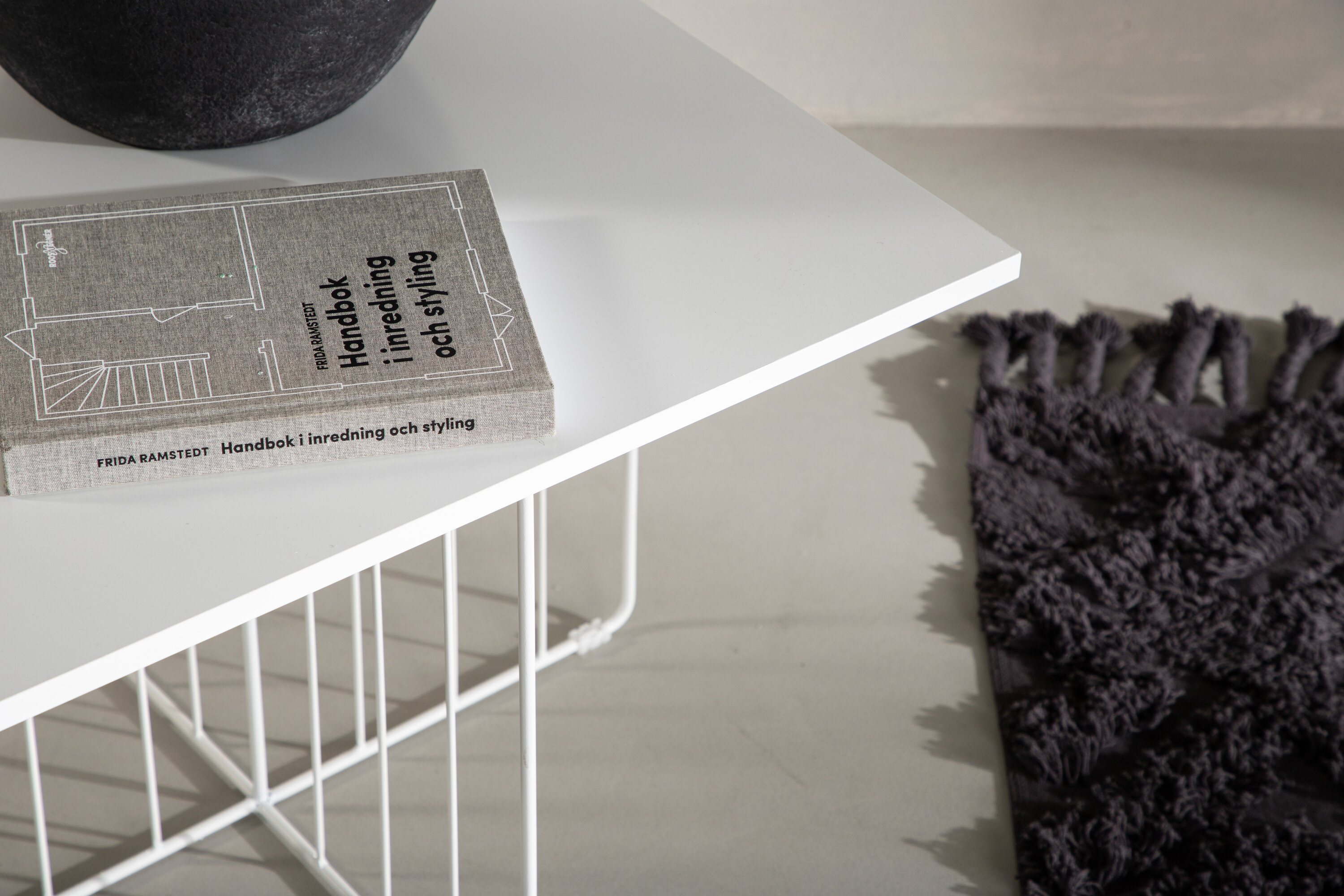 deLOHN Dayton Dohányzóasztal