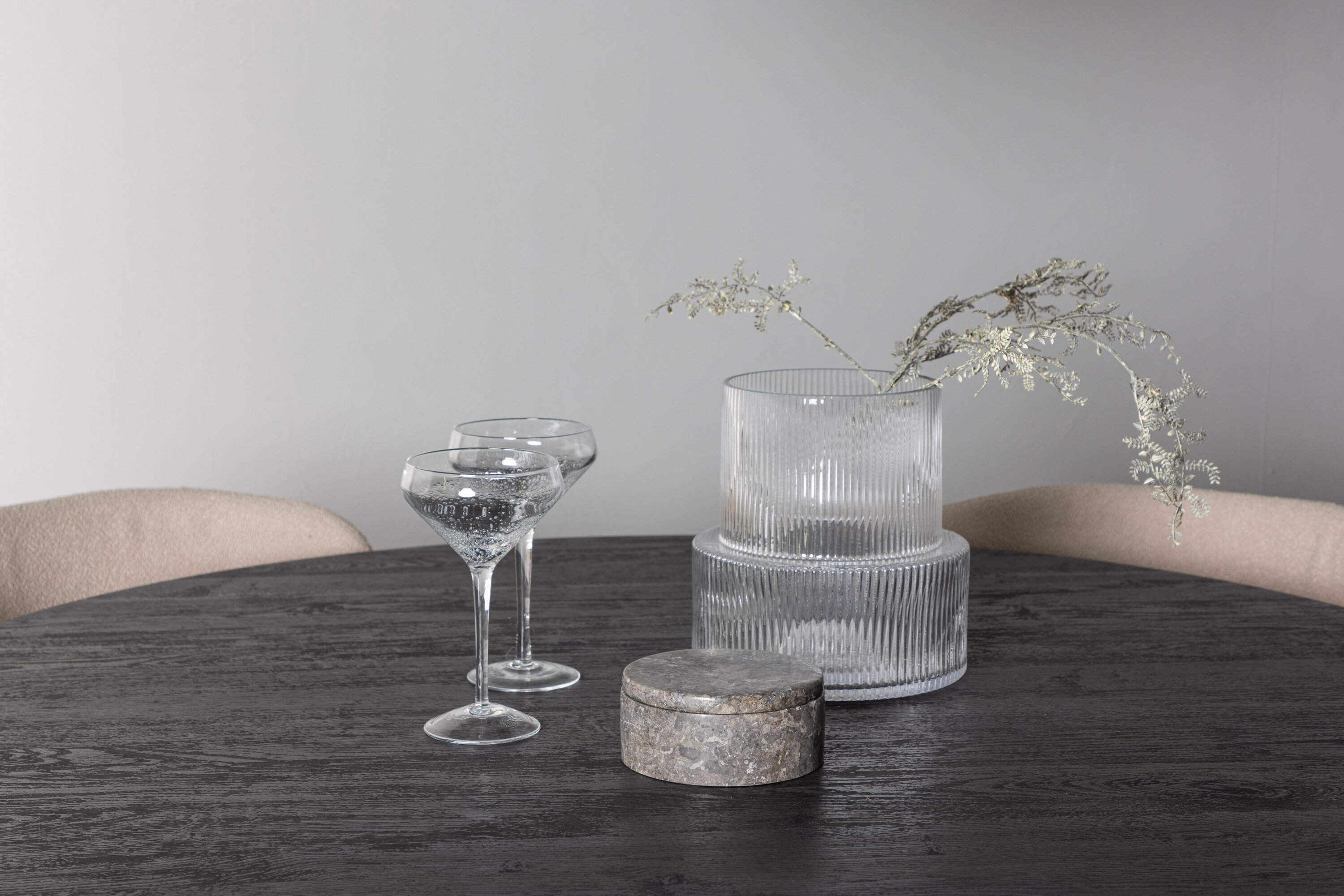 deLOHN Modesto Kör alakú étkezőgarnitúra deLOHN Modesto Kör alakú étkezőgarnitúra