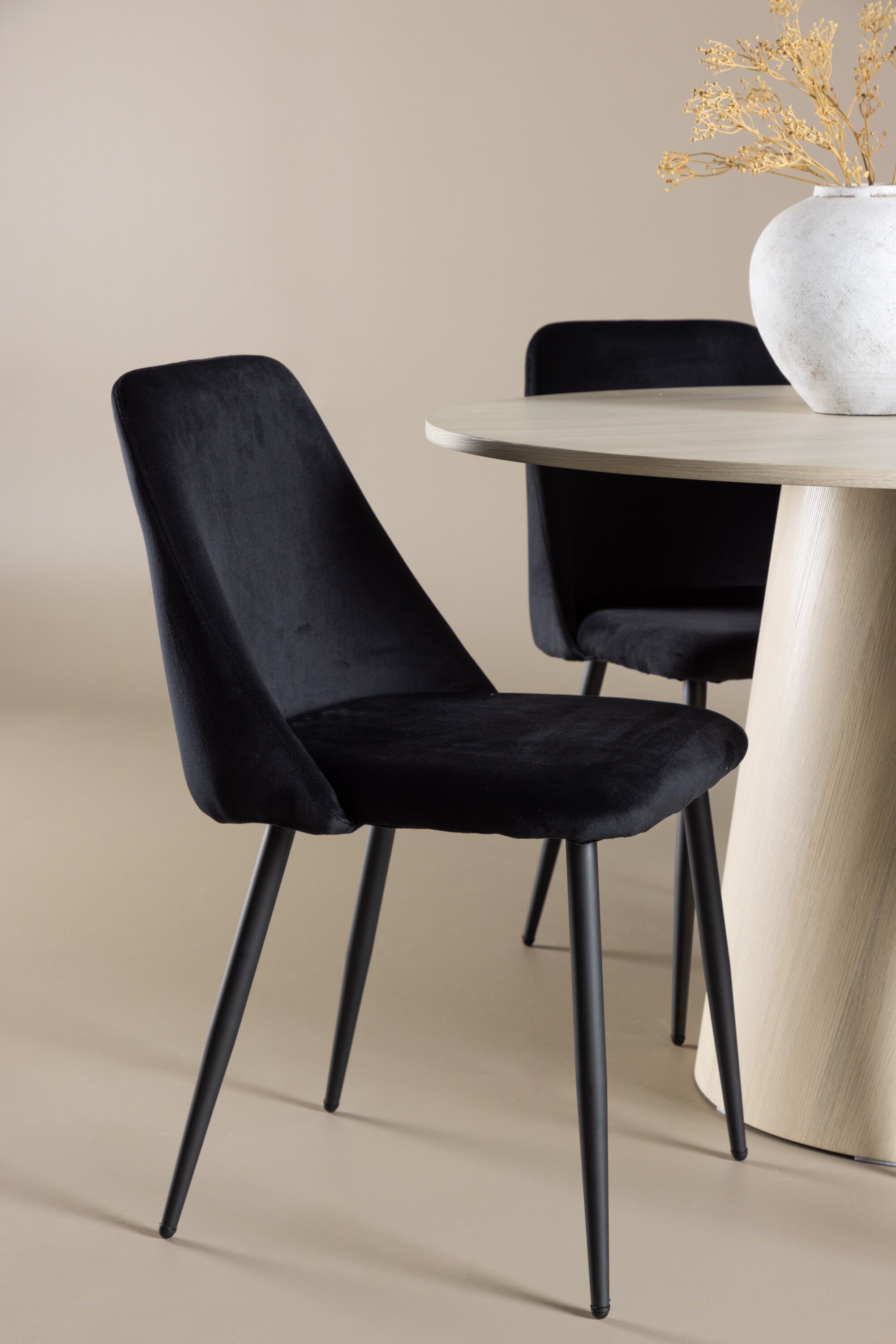 deLOHN Lanzo, Night Kör alakú étkezőgarnitúra