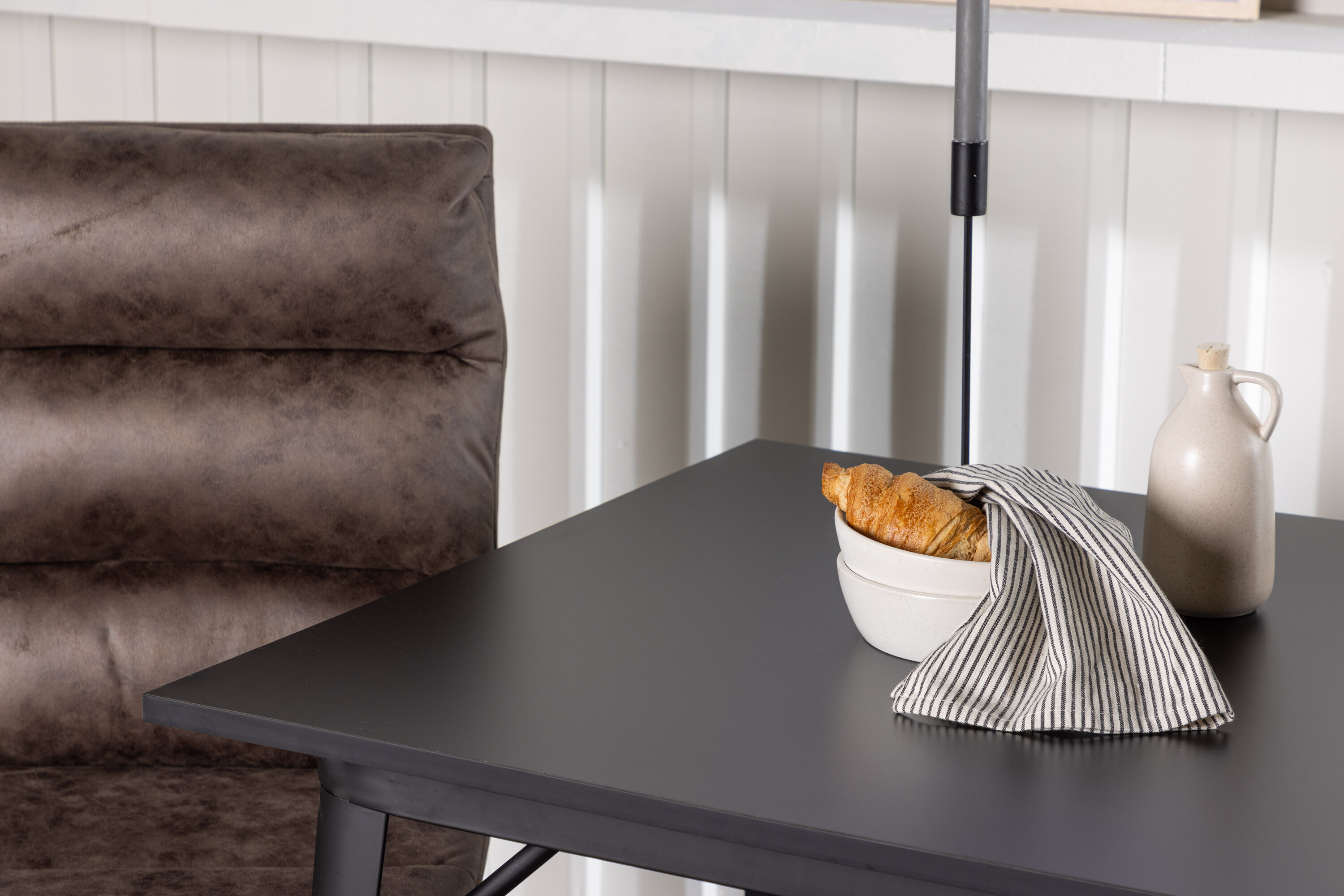 deLOHN Zizo Téglalap alakú étkezőgarnitúra deLOHN Zizo Téglalap alakú étkezőgarnitúra