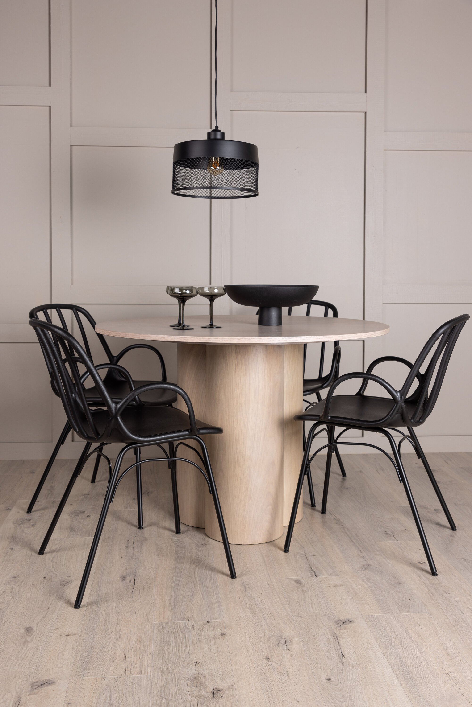 deLOHN Olivia, Dyrön Kör alakú étkezőgarnitúra