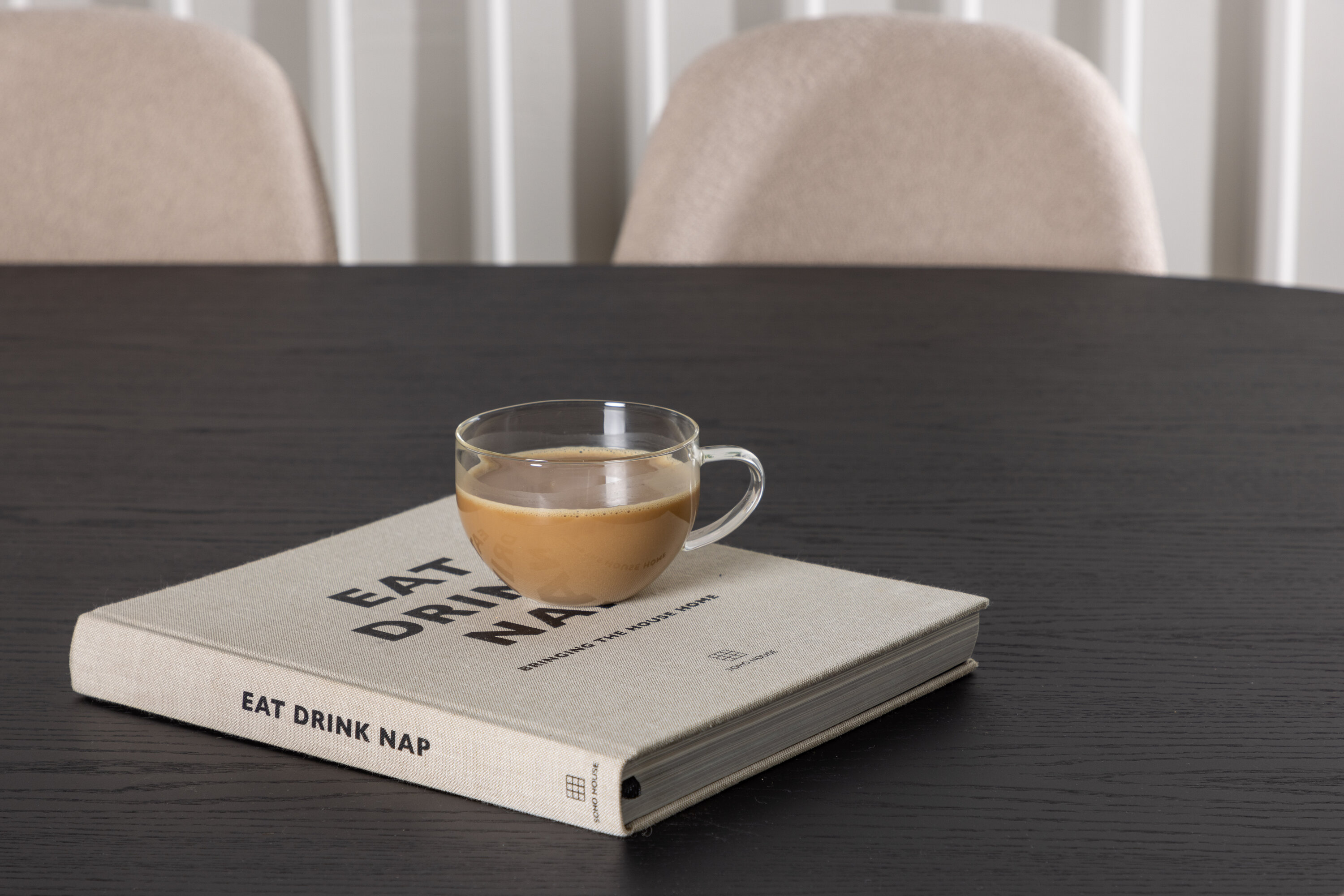 deLOHN Polar Ovális étkezőgarnitúra deLOHN Polar Ovális étkezőgarnitúra