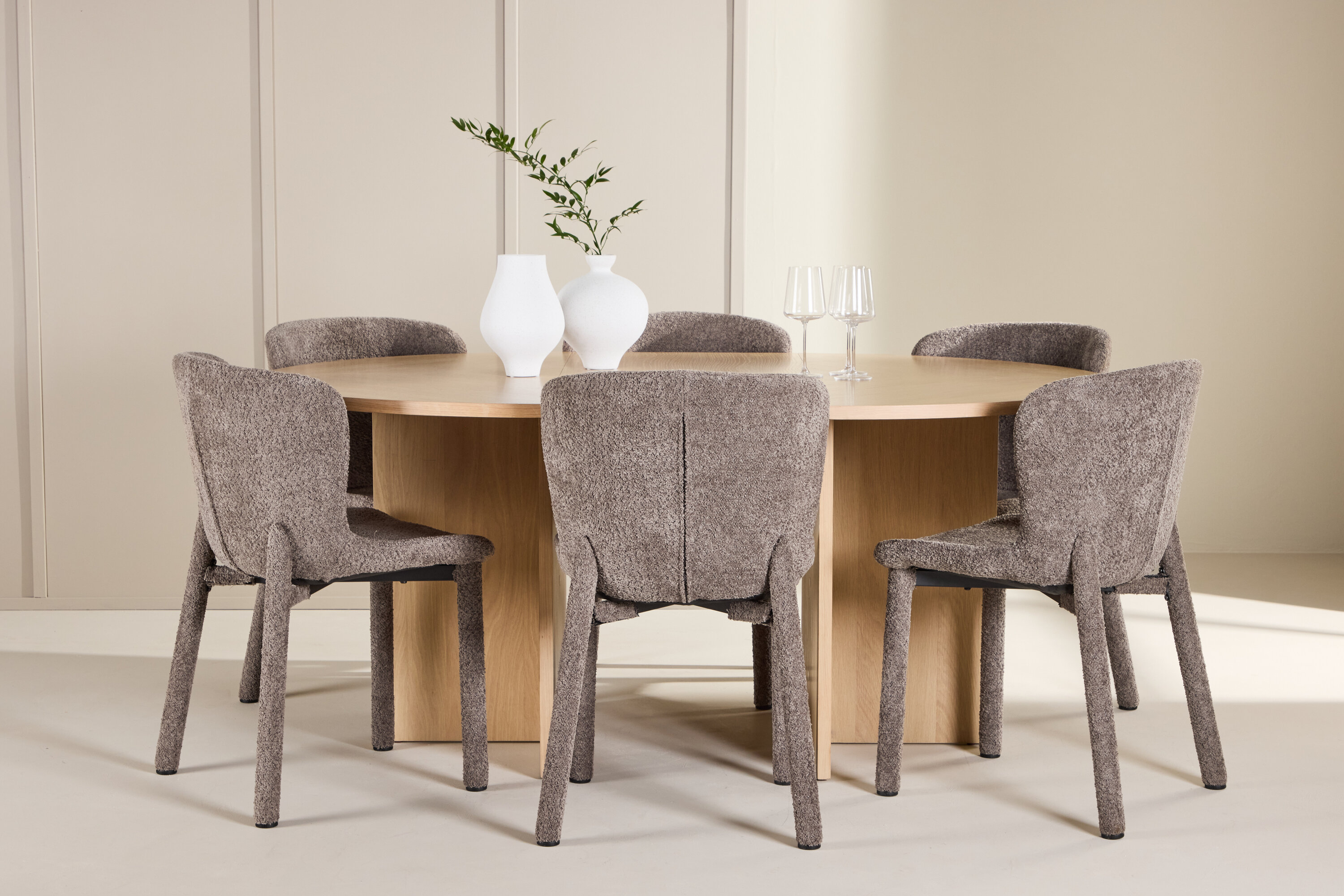 deLOHN Strada, Astoria Ovális étkezőgarnitúra deLOHN Strada, Astoria Ovális étkezőgarnitúra