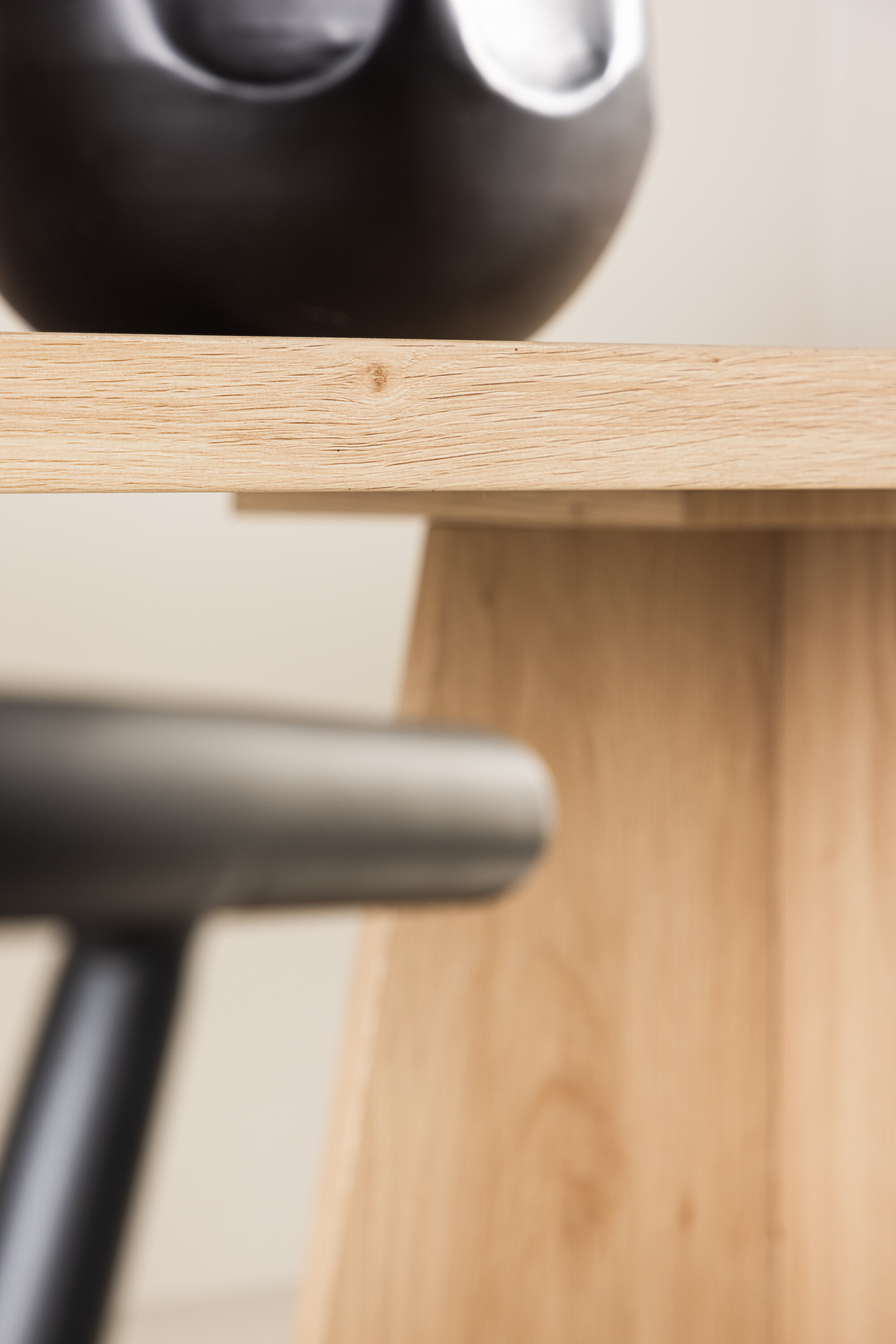 deLOHN Bootcut Ovális étkezőasztal