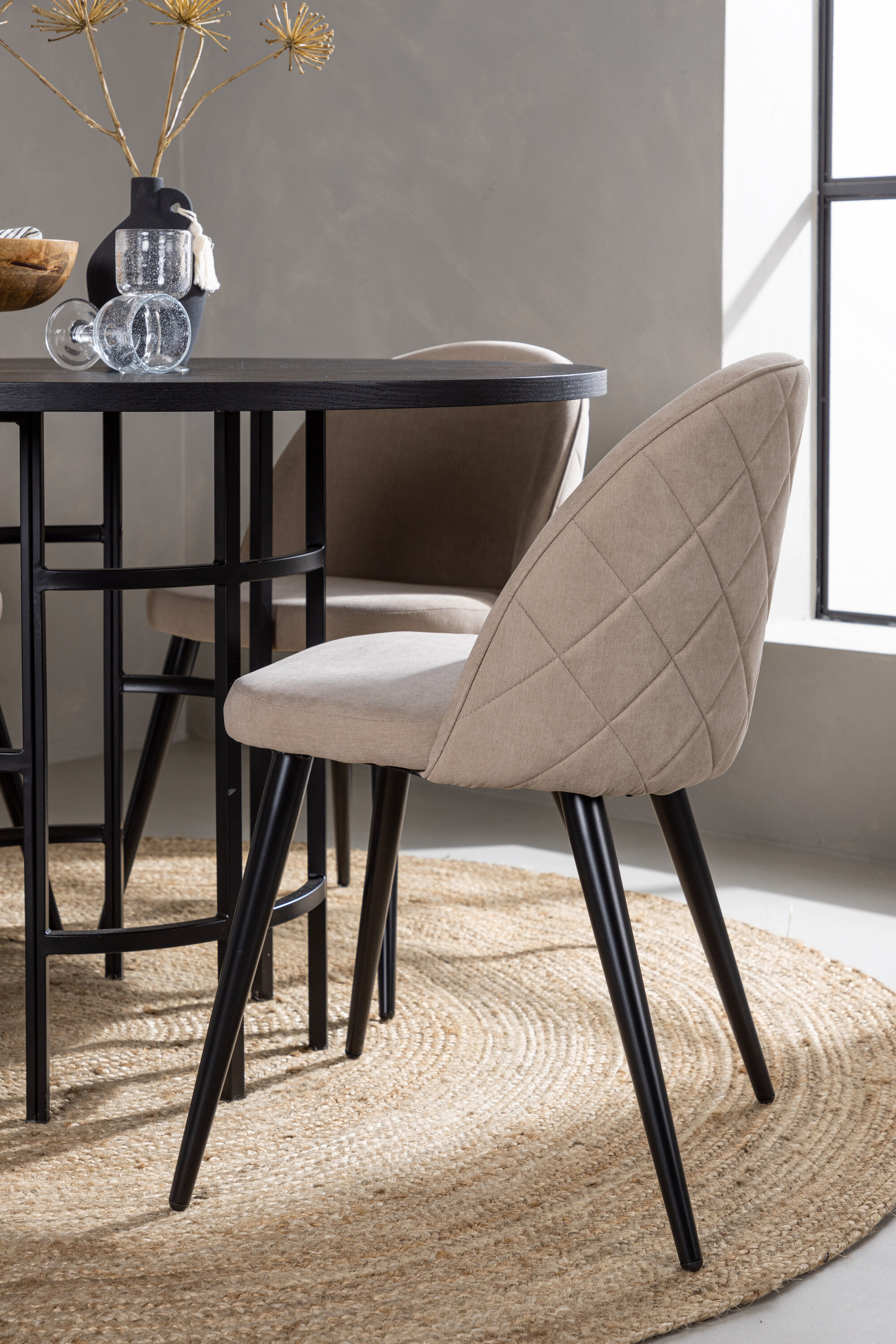 deLOHN Copenhagen, Velvet Kör alakú étkezőgarnitúra