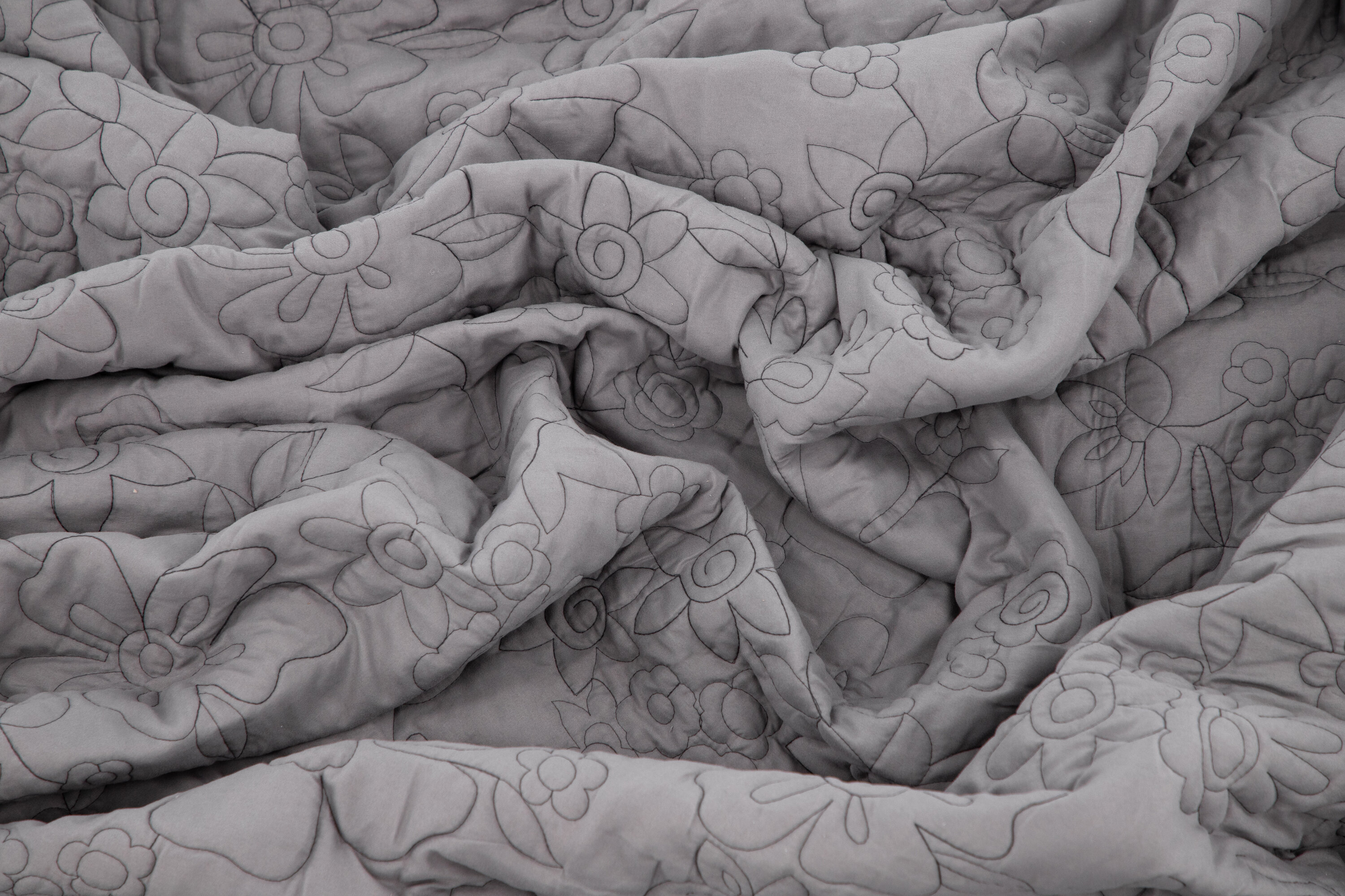 deLOHN Niki Ágynemű