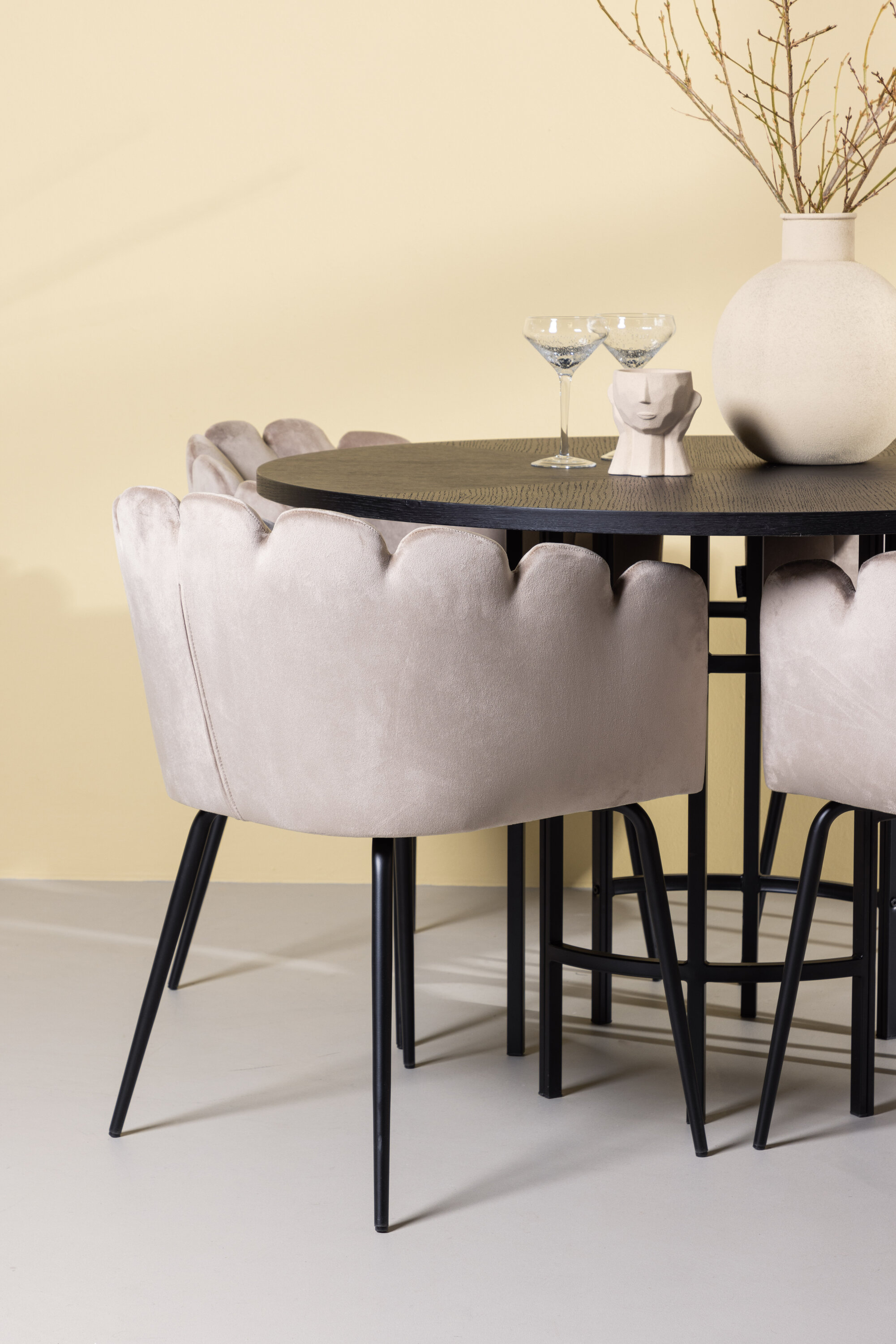 deLOHN Copenhagen, Limhamn Kör alakú étkezőgarnitúra deLOHN Copenhagen, Limhamn Kör alakú étkezőgarnitúra