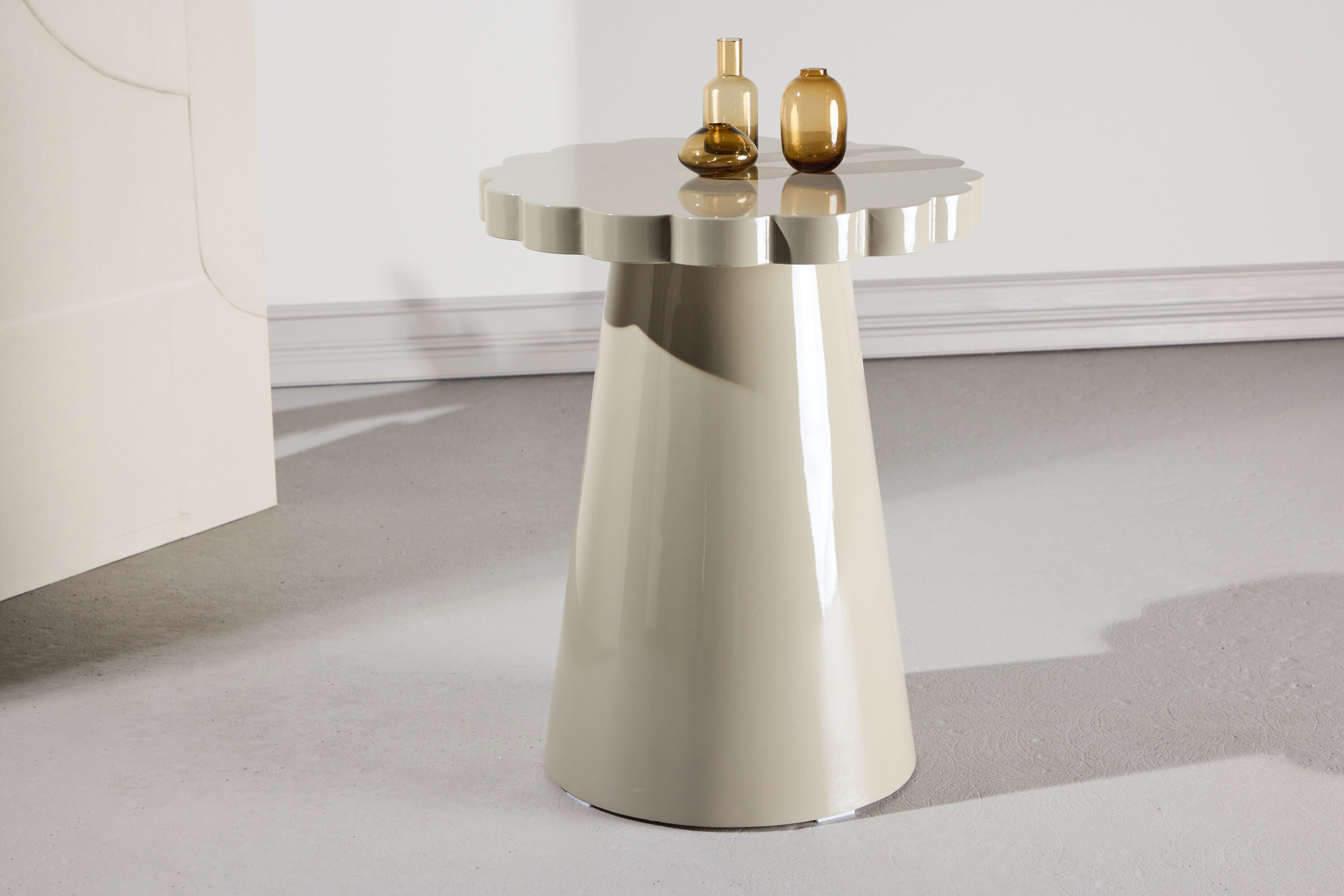 deLOHN Krull Kisasztal