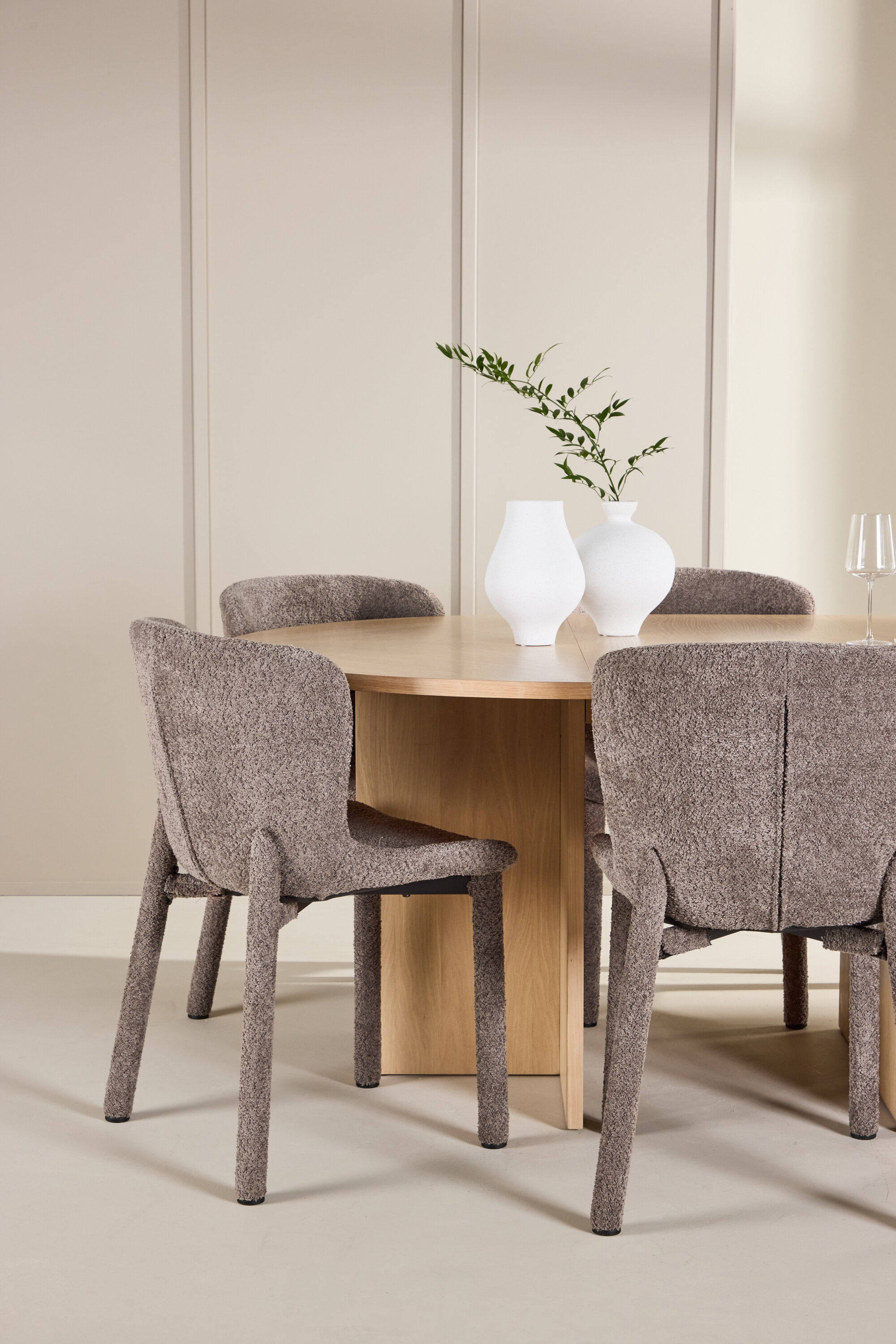 deLOHN Strada, Astoria Ovális étkezőgarnitúra deLOHN Strada, Astoria Ovális étkezőgarnitúra