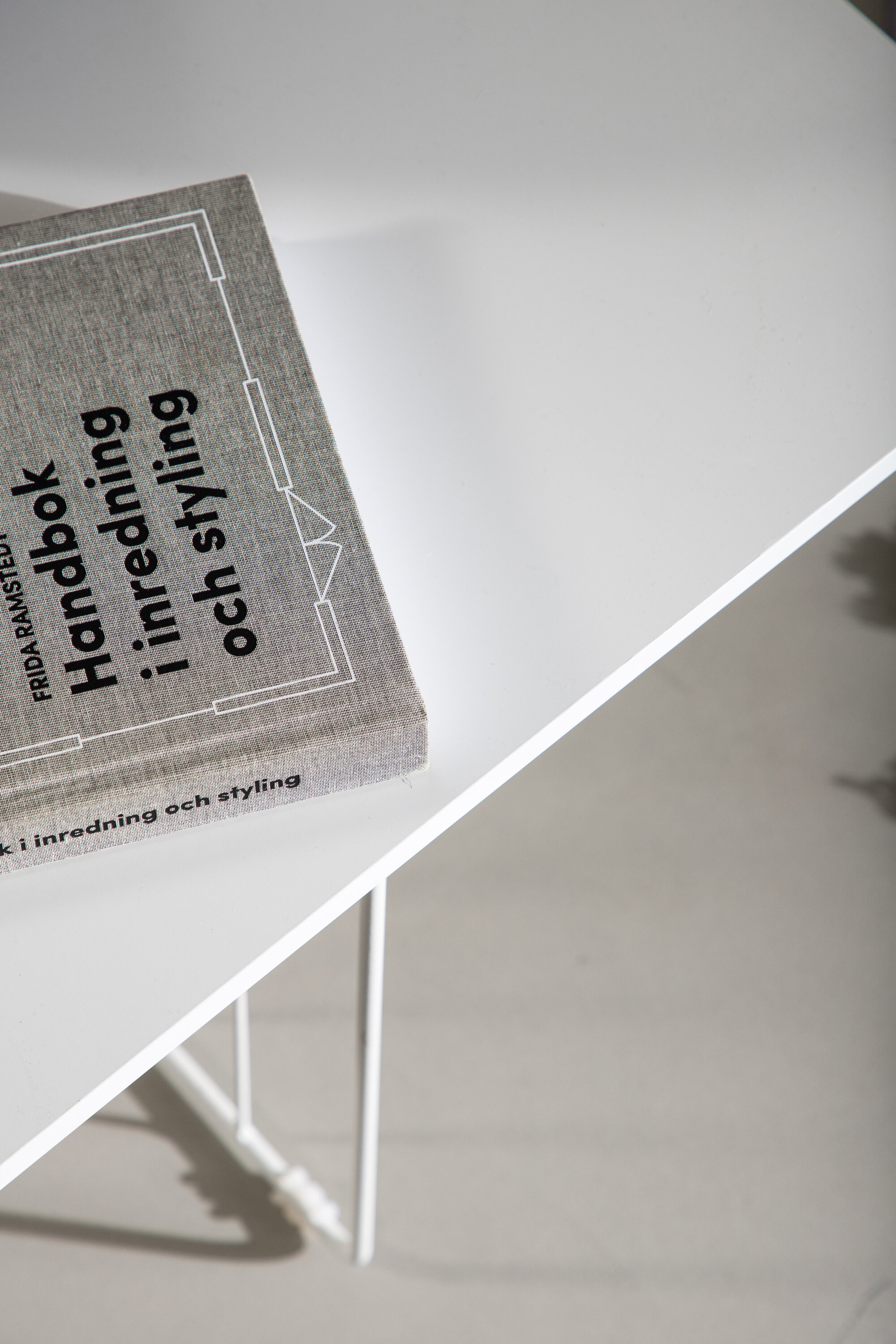 deLOHN Dayton Dohányzóasztal