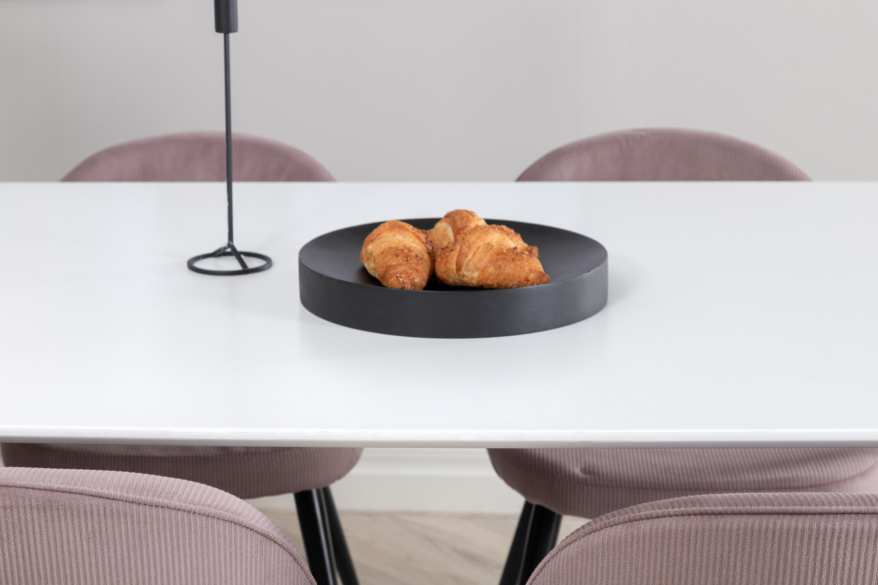 deLOHN Velvet, Polar Téglalap alakú étkezőgarnitúra deLOHN Velvet, Polar Téglalap alakú étkezőgarnitúra