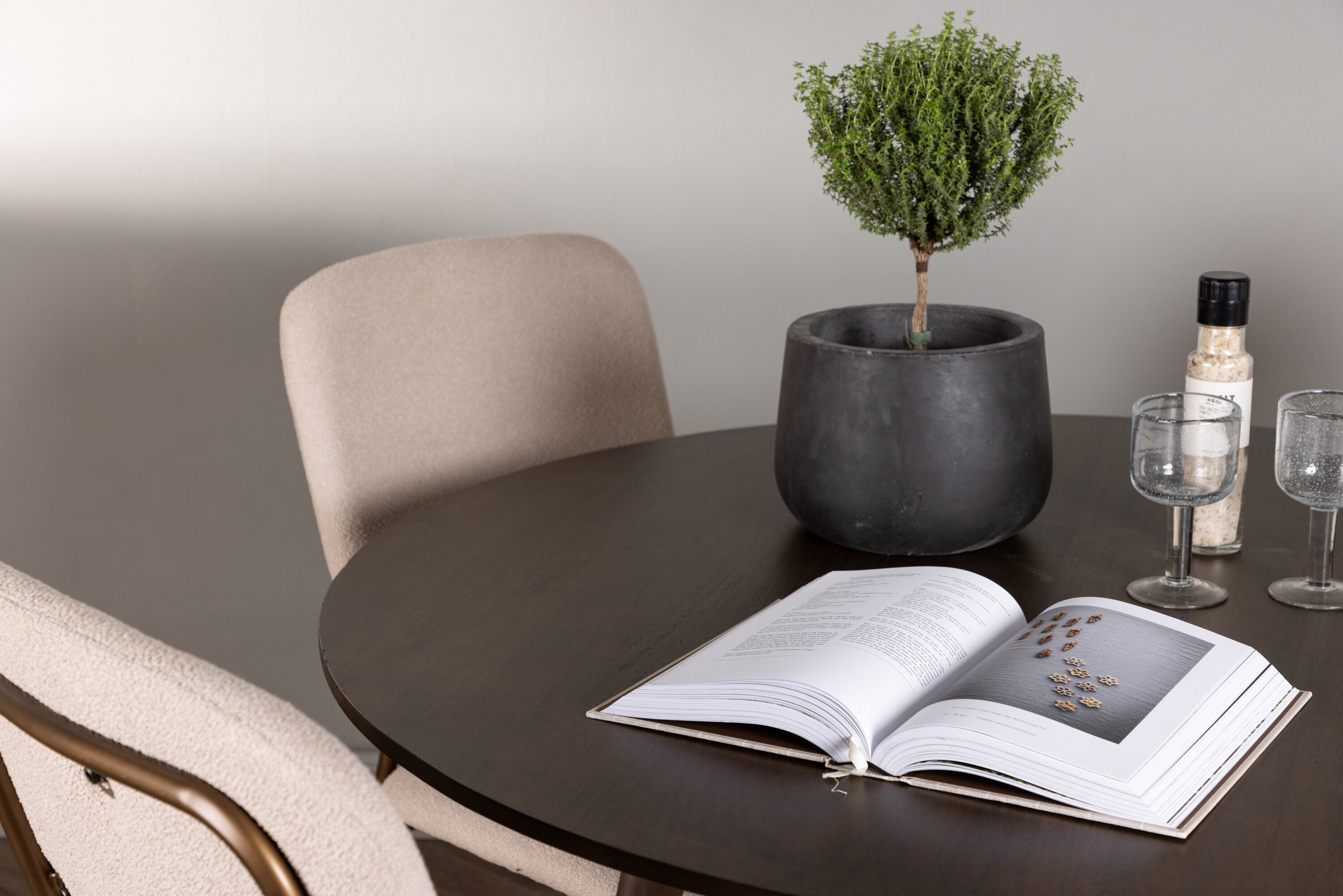 deLOHN Seda Kör alakú étkezőgarnitúra