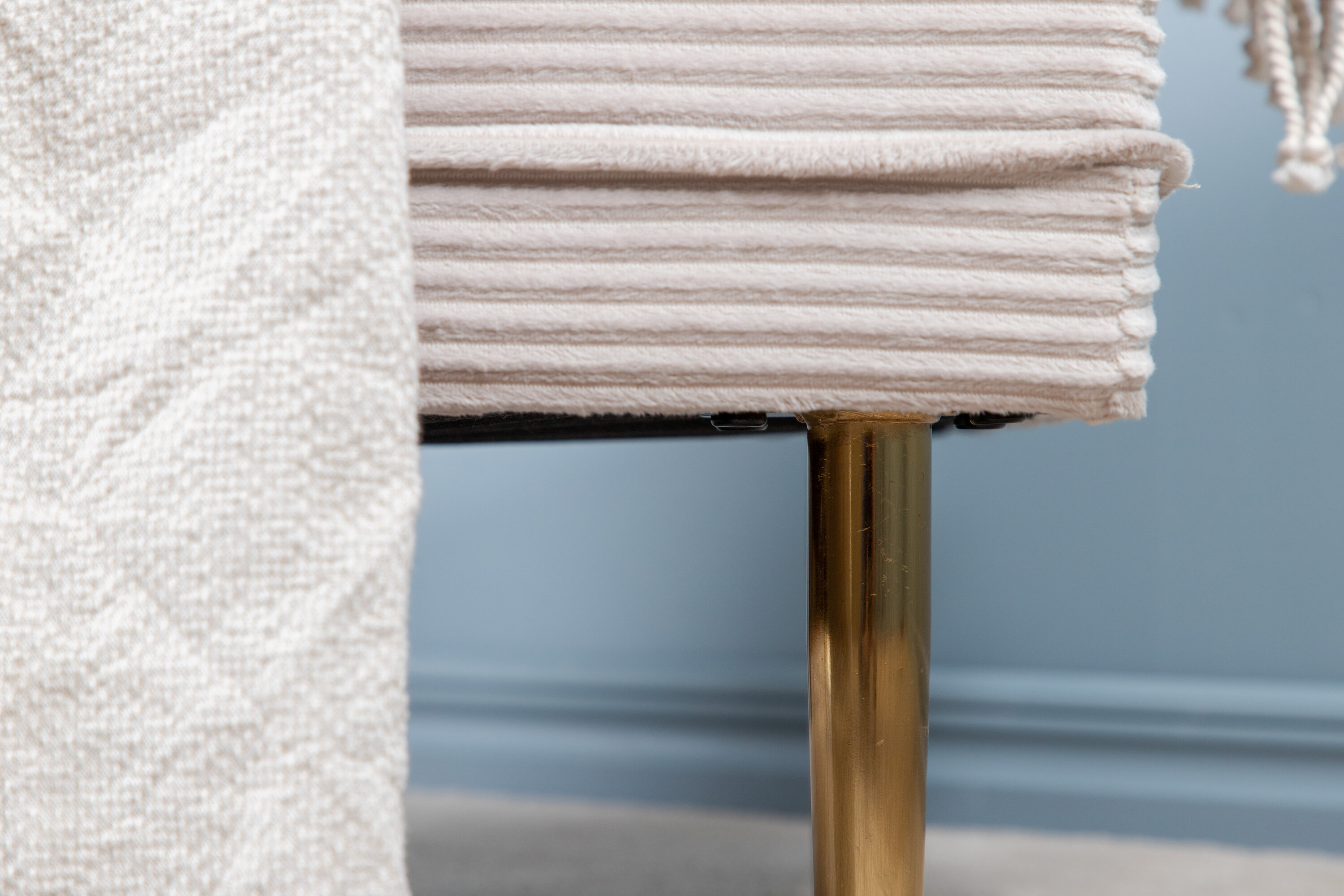 deLOHN Boom Lábtartós puff