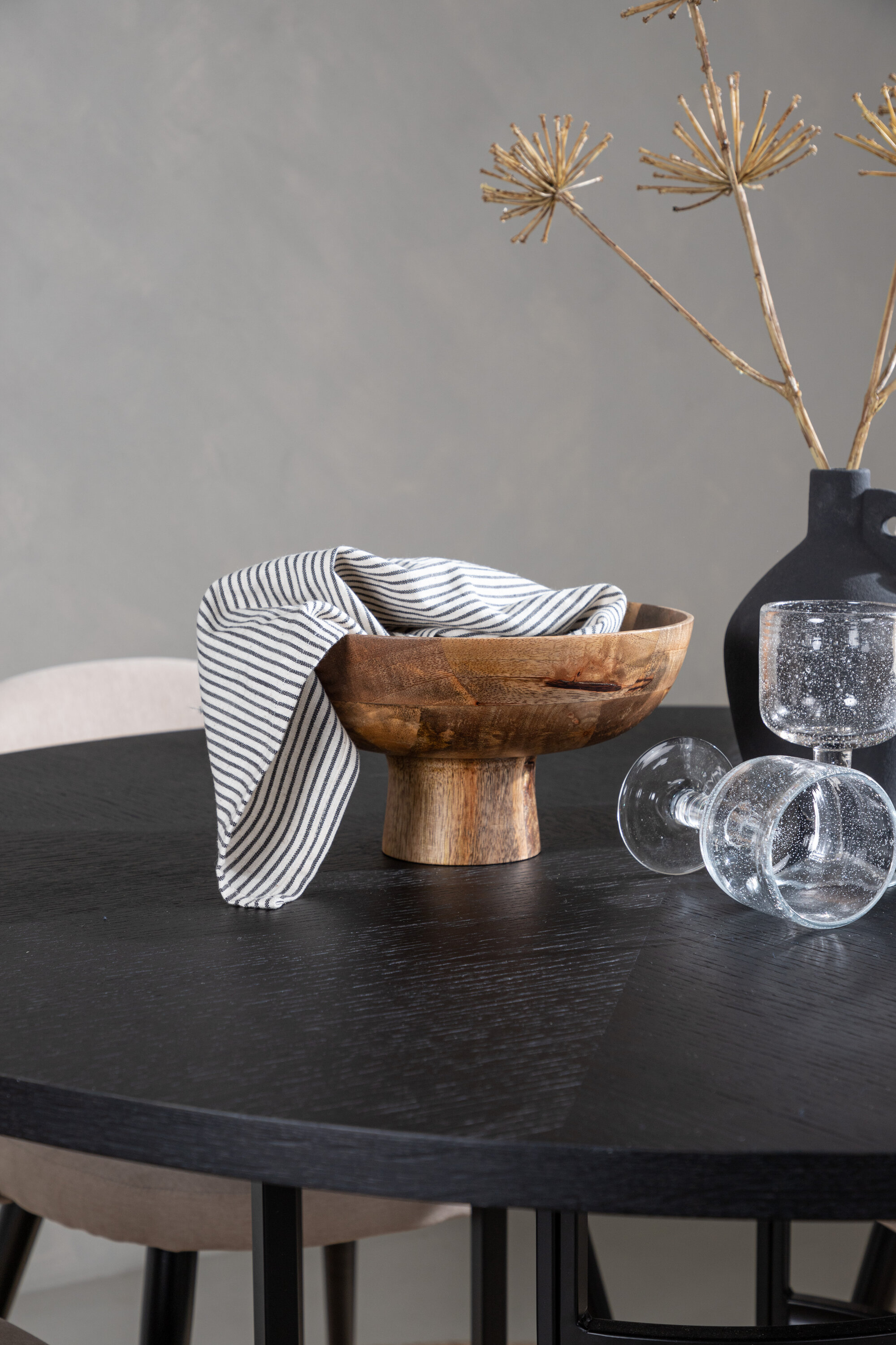 deLOHN Copenhagen, Velvet Kör alakú étkezőgarnitúra