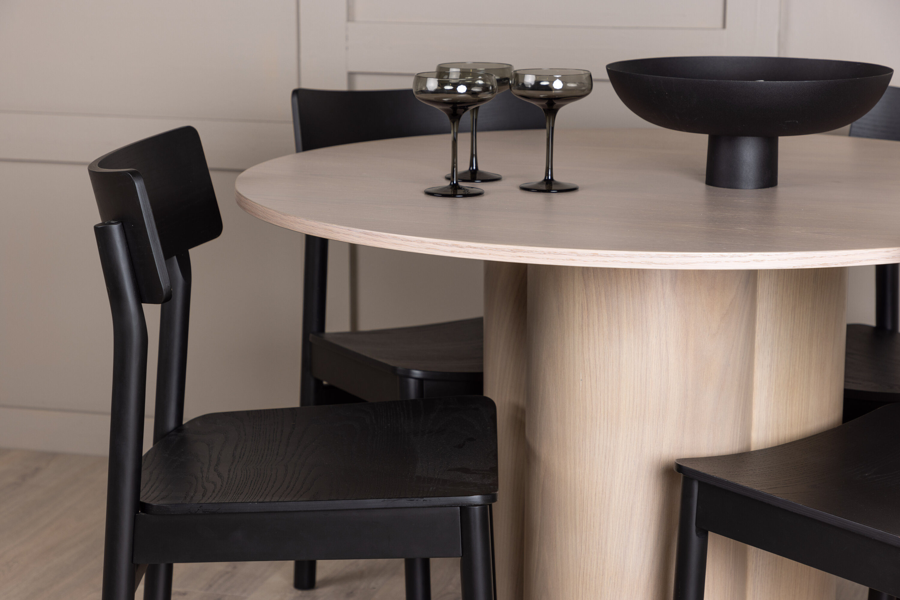 deLOHN Olivia, Montros Kör alakú étkezőgarnitúra