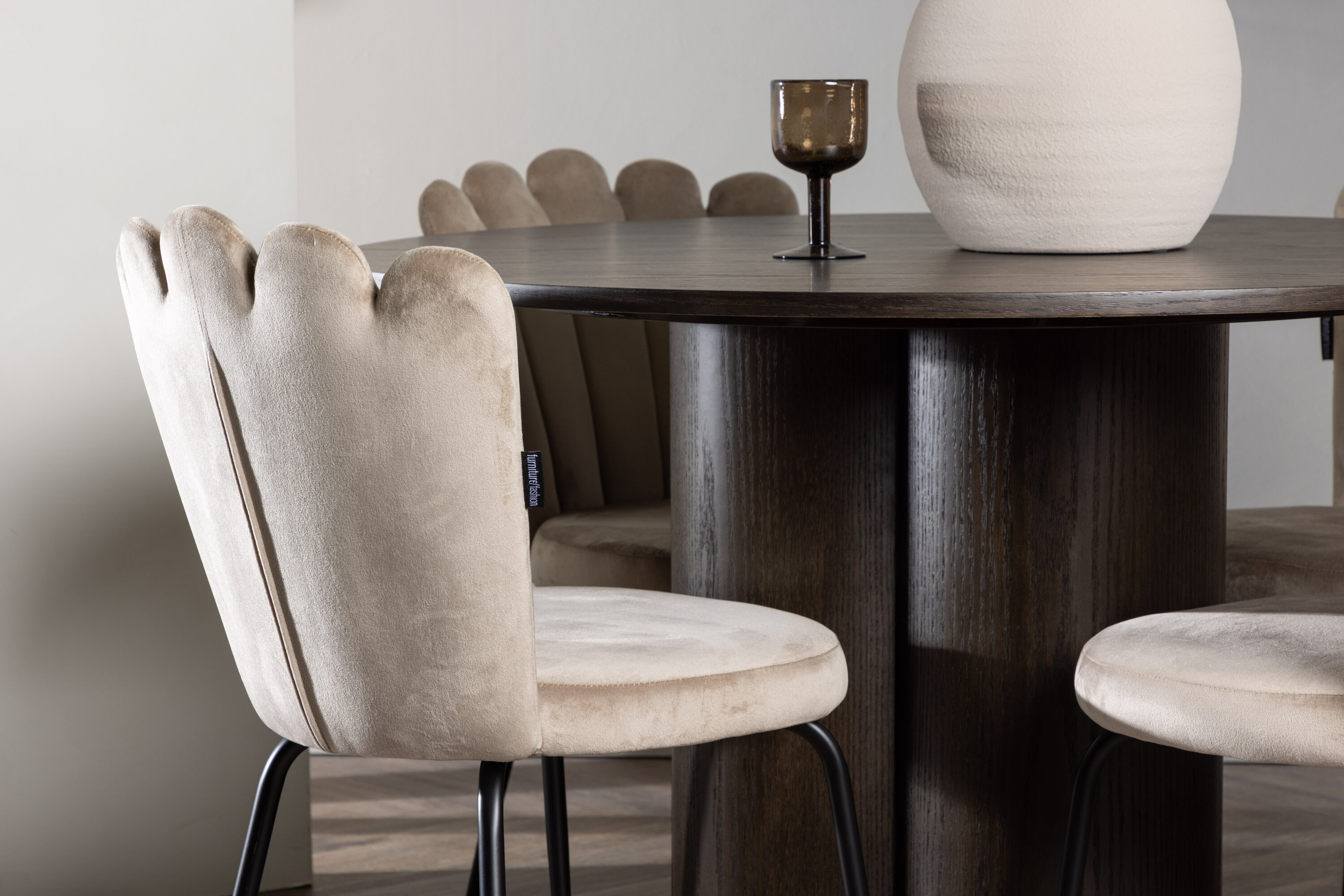 deLOHN Olivia, Limhamn Kör alakú étkezőgarnitúra