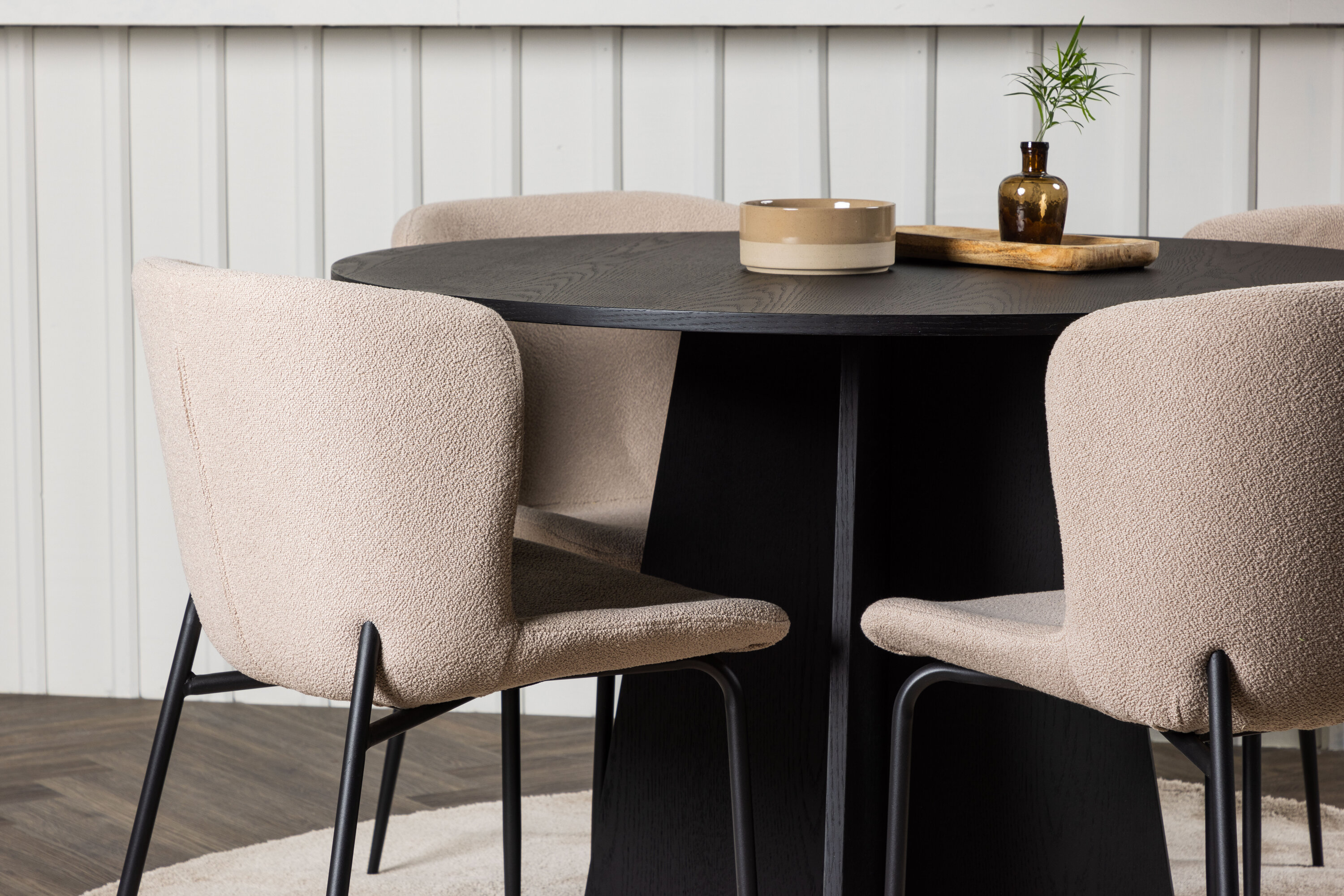 deLOHN Bootcut Round, Modesto Kör alakú étkezőgarnitúra