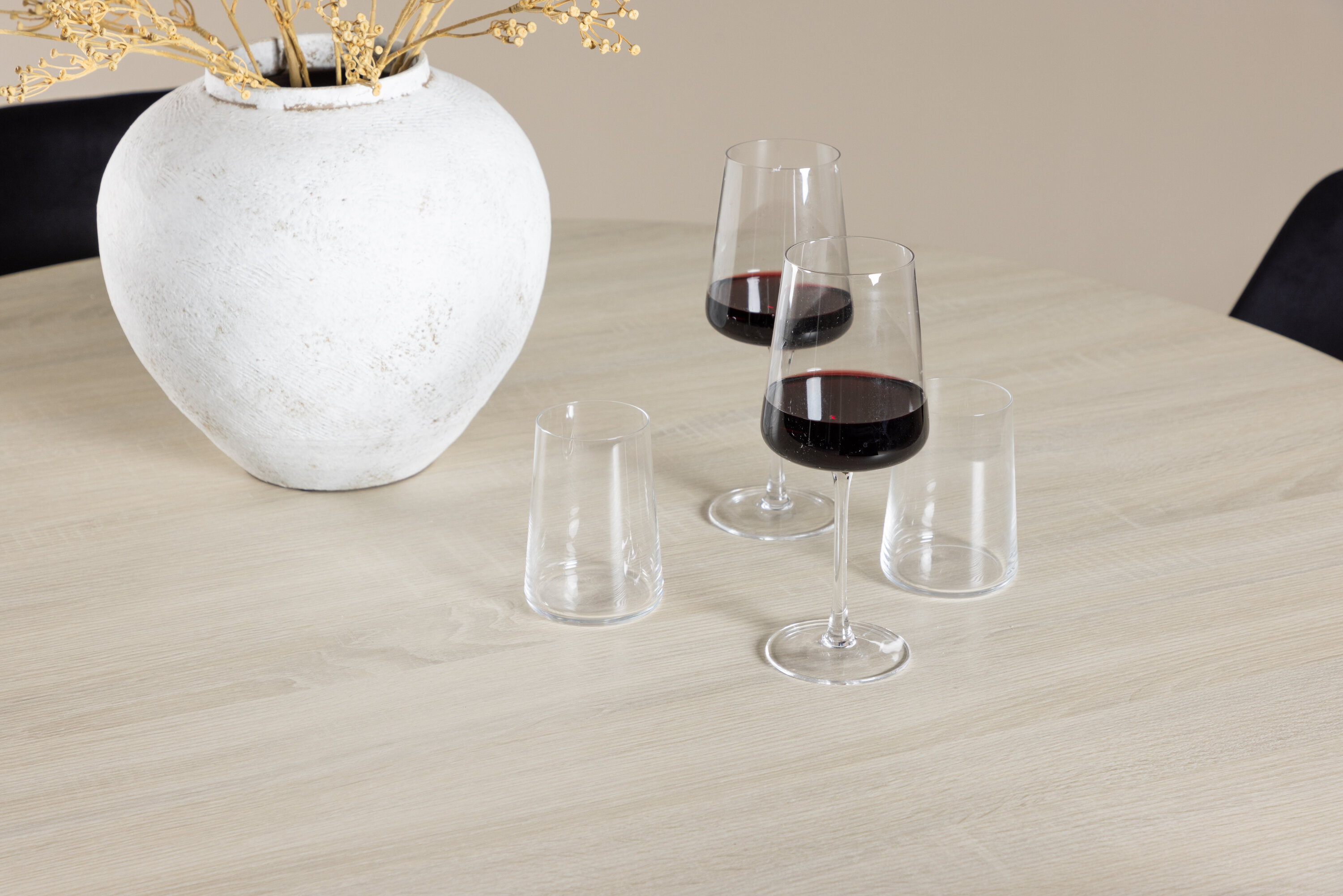 deLOHN Lanzo, Night Kör alakú étkezőgarnitúra