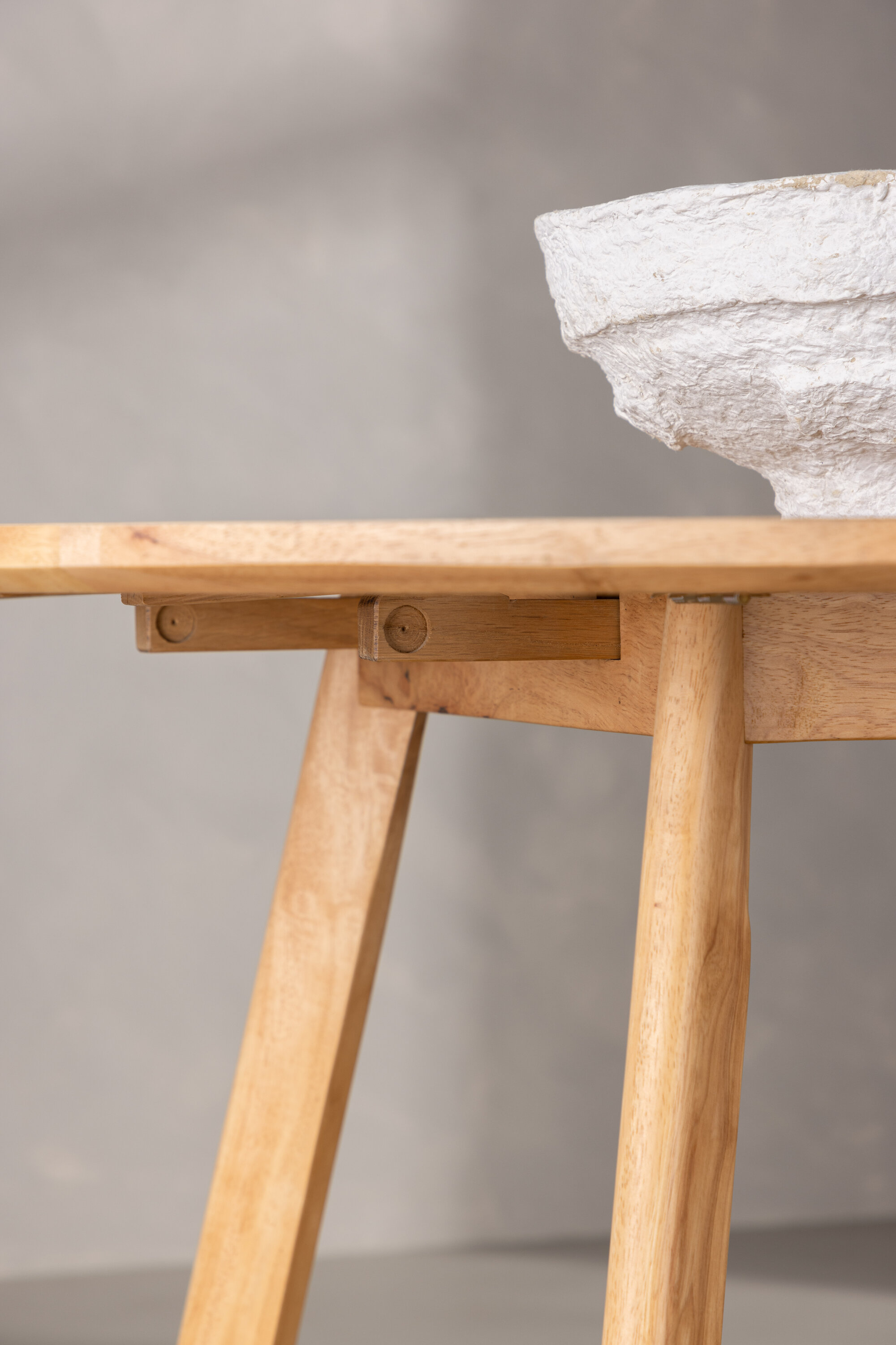 deLOHN Yakidon Kerek étkezőasztal