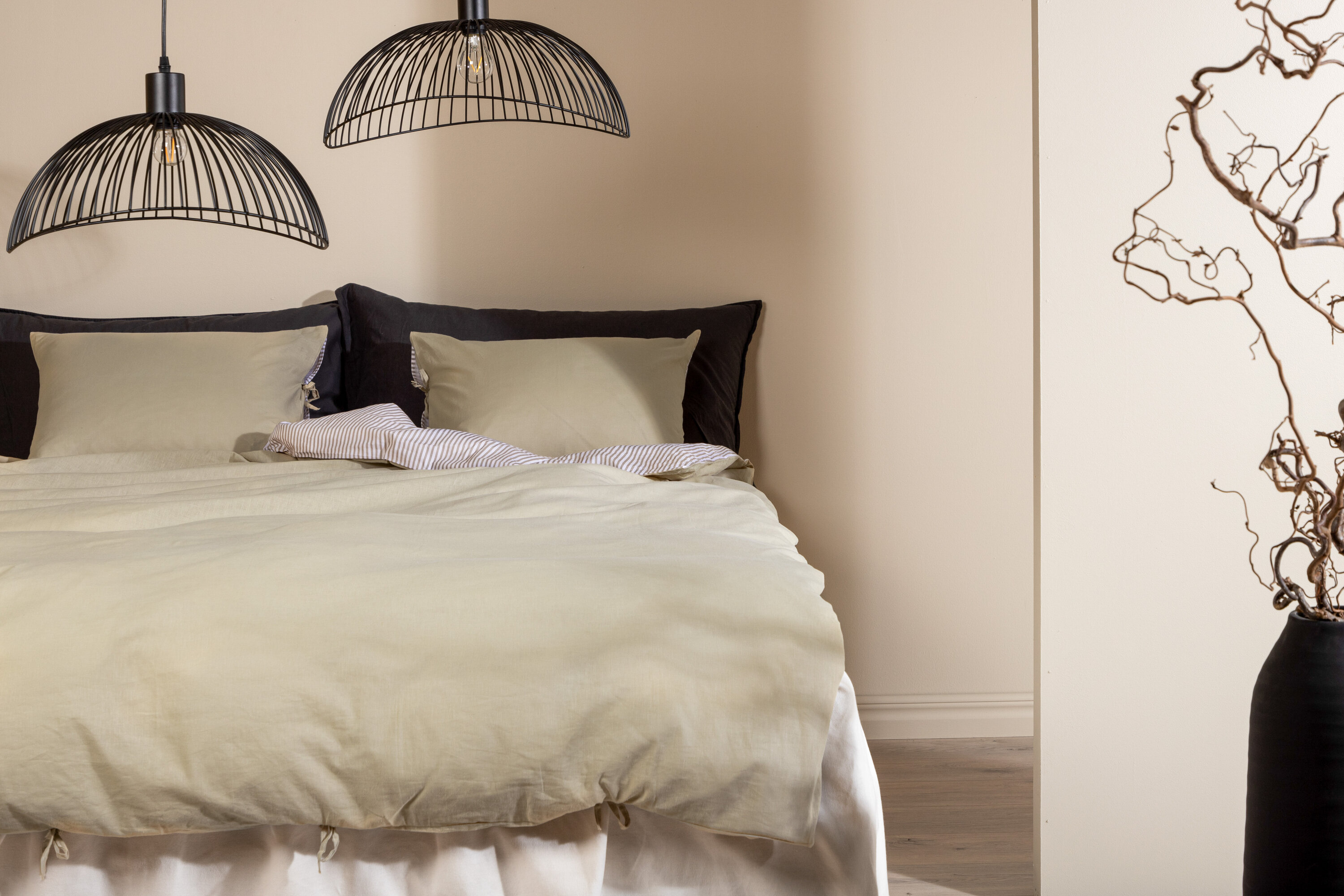 deLOHN Jenna Ágynemű