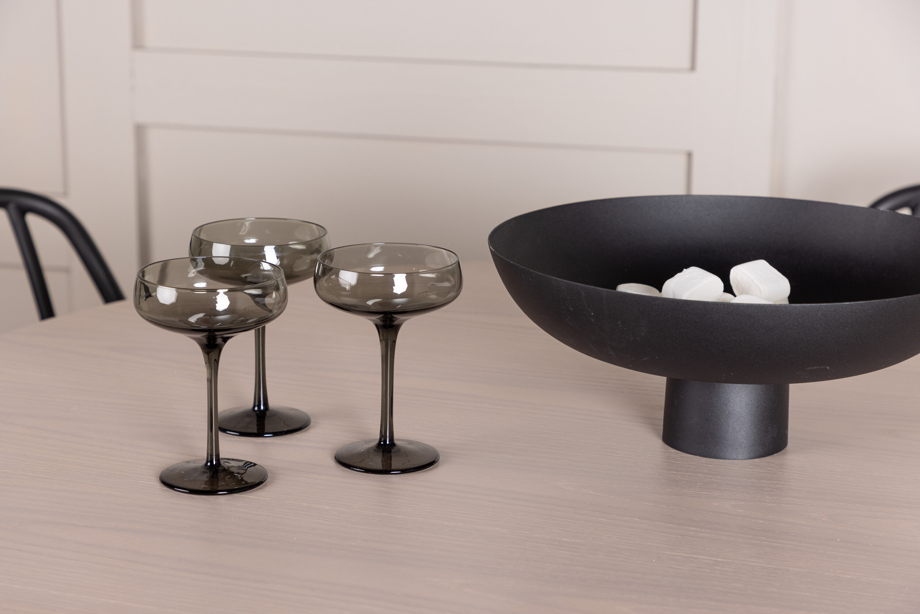 deLOHN Olivia, Dyrön Kör alakú étkezőgarnitúra