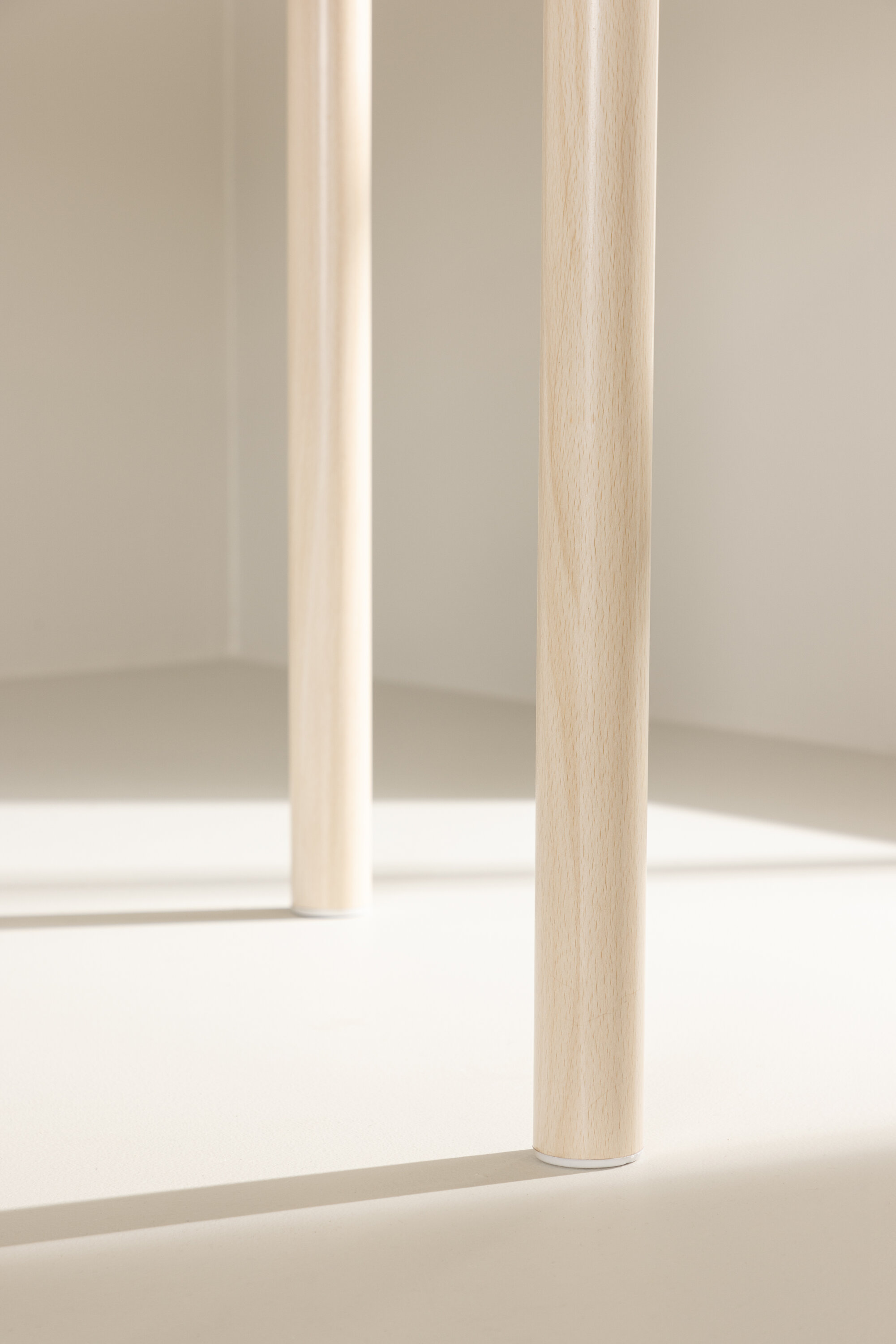 deLOHN Andy Ovális étkezőasztal