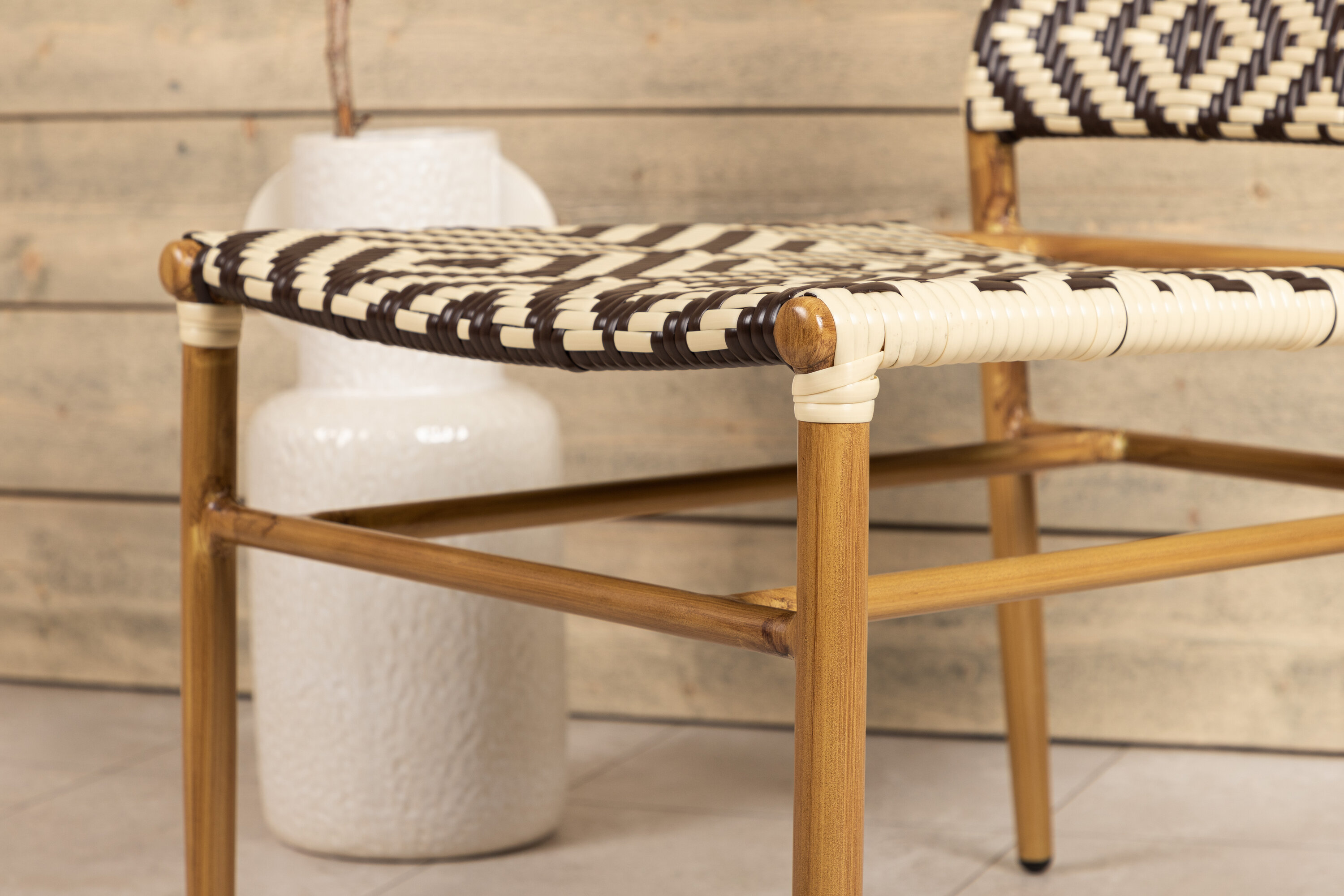 deLOHN Calapan Nyugágy szék