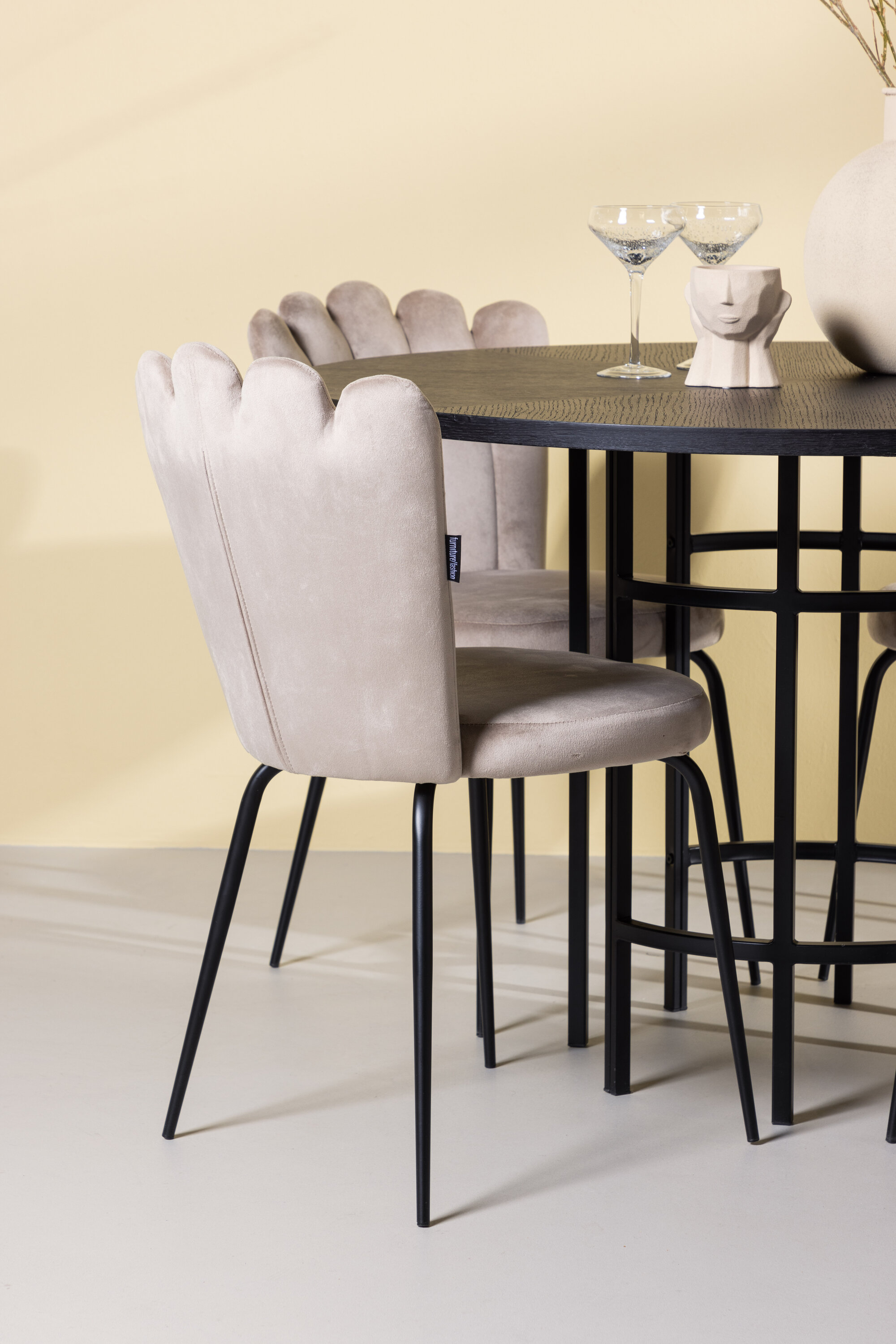 deLOHN Copenhagen, Limhamn Kör alakú étkezőgarnitúra deLOHN Copenhagen, Limhamn Kör alakú étkezőgarnitúra