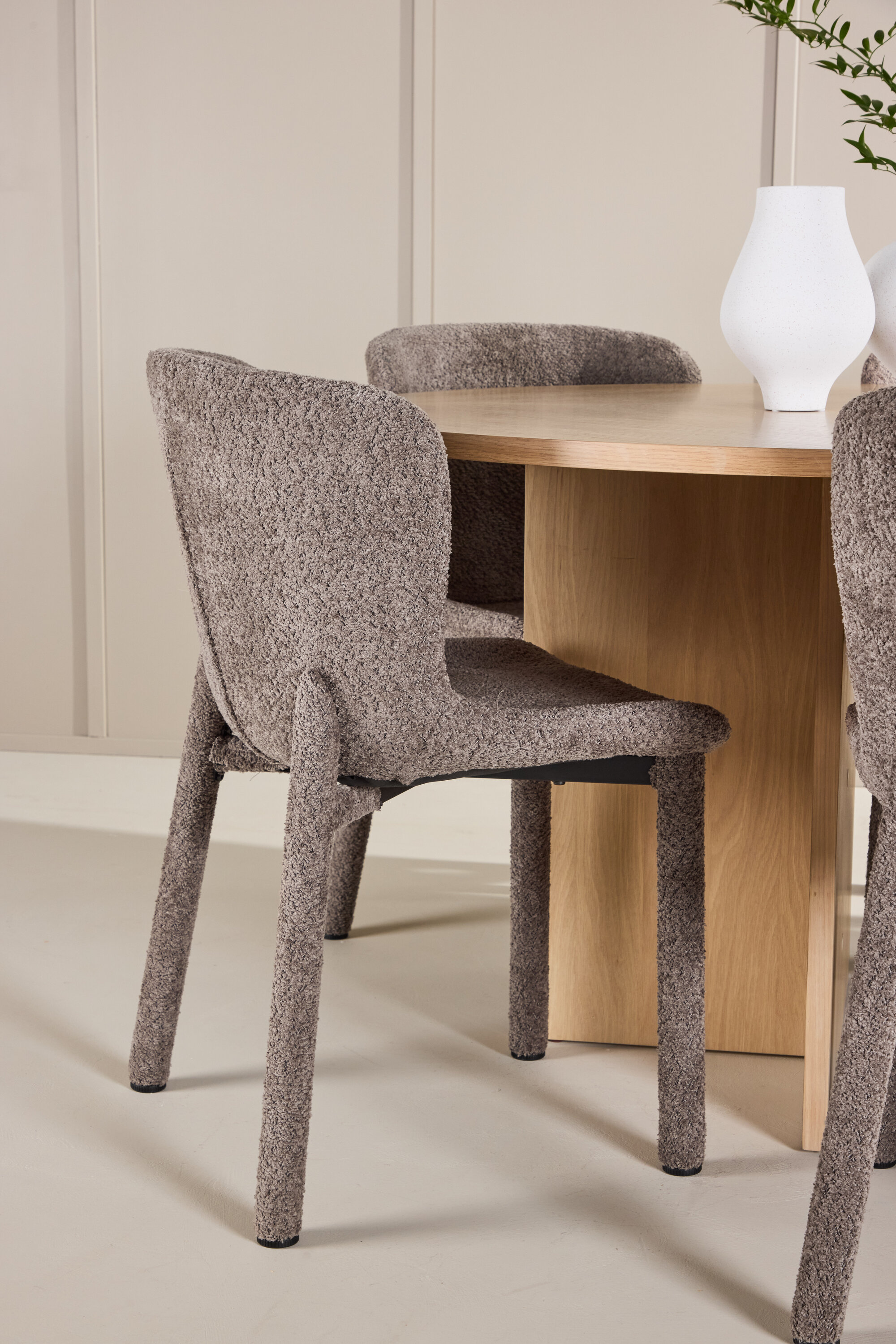 deLOHN Strada, Astoria Ovális étkezőgarnitúra deLOHN Strada, Astoria Ovális étkezőgarnitúra