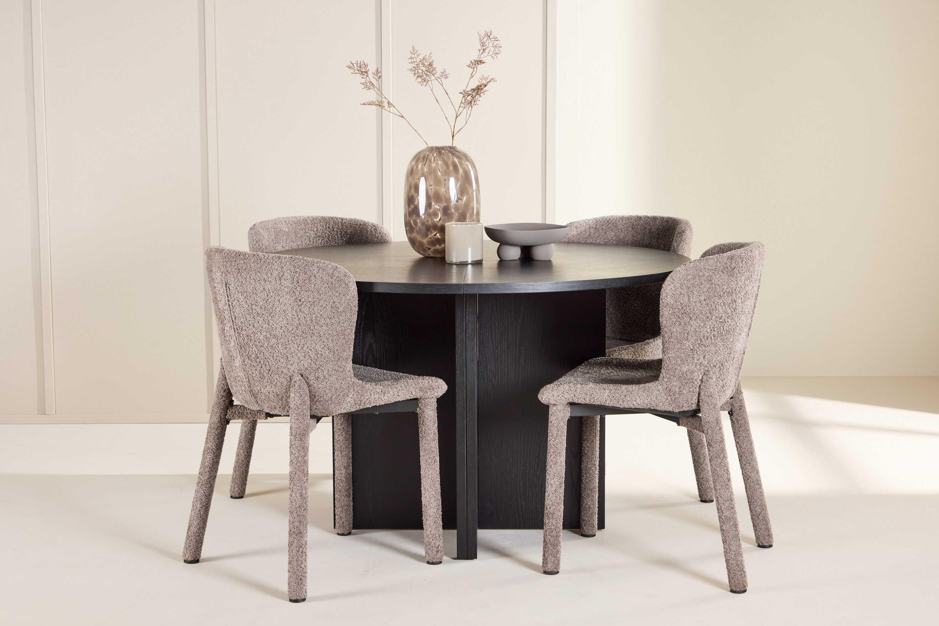 deLOHN Strada, Astoria Ovális étkezőgarnitúra deLOHN Strada, Astoria Ovális étkezőgarnitúra