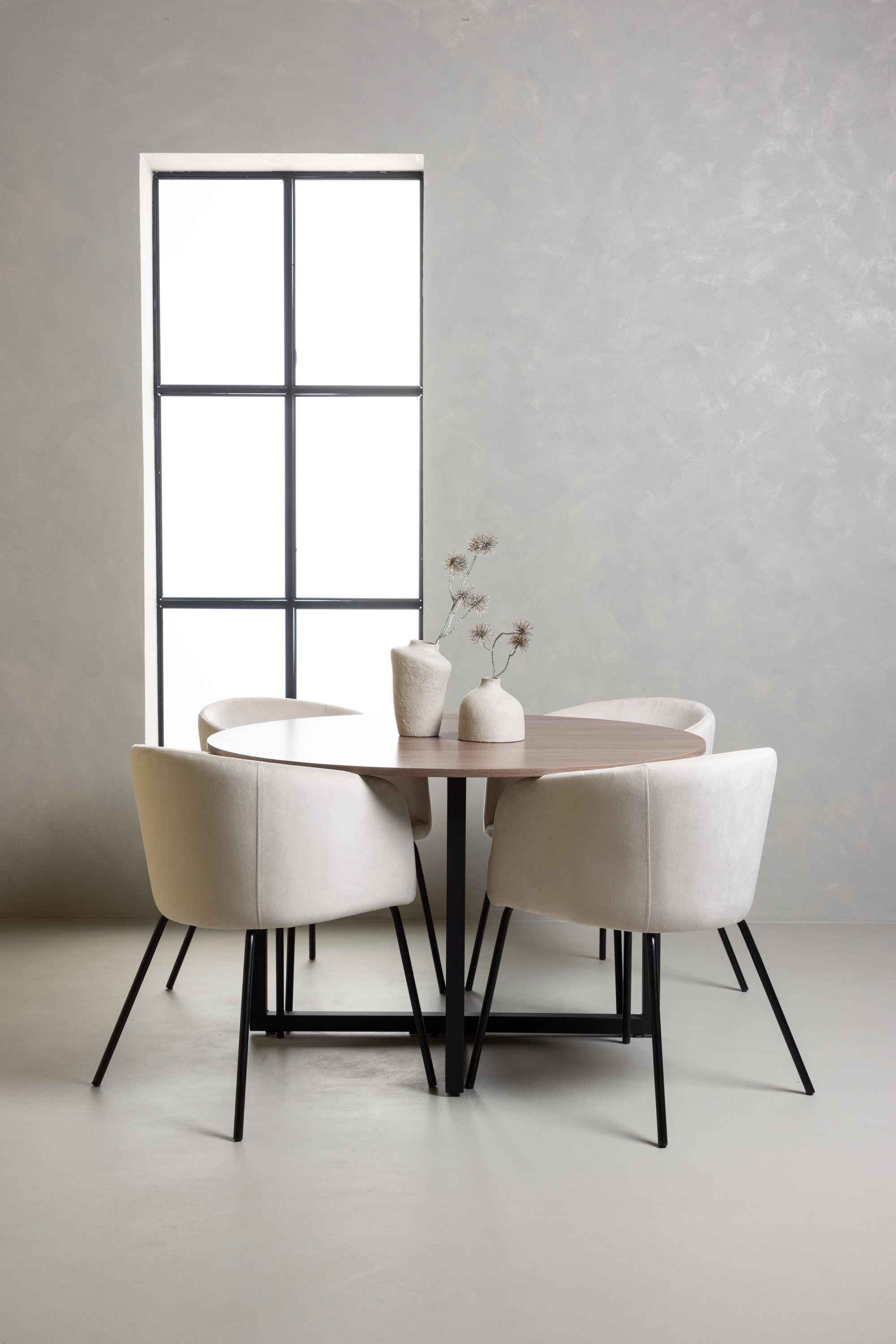 deLOHN Durango, Berit Kör alakú étkezőgarnitúra