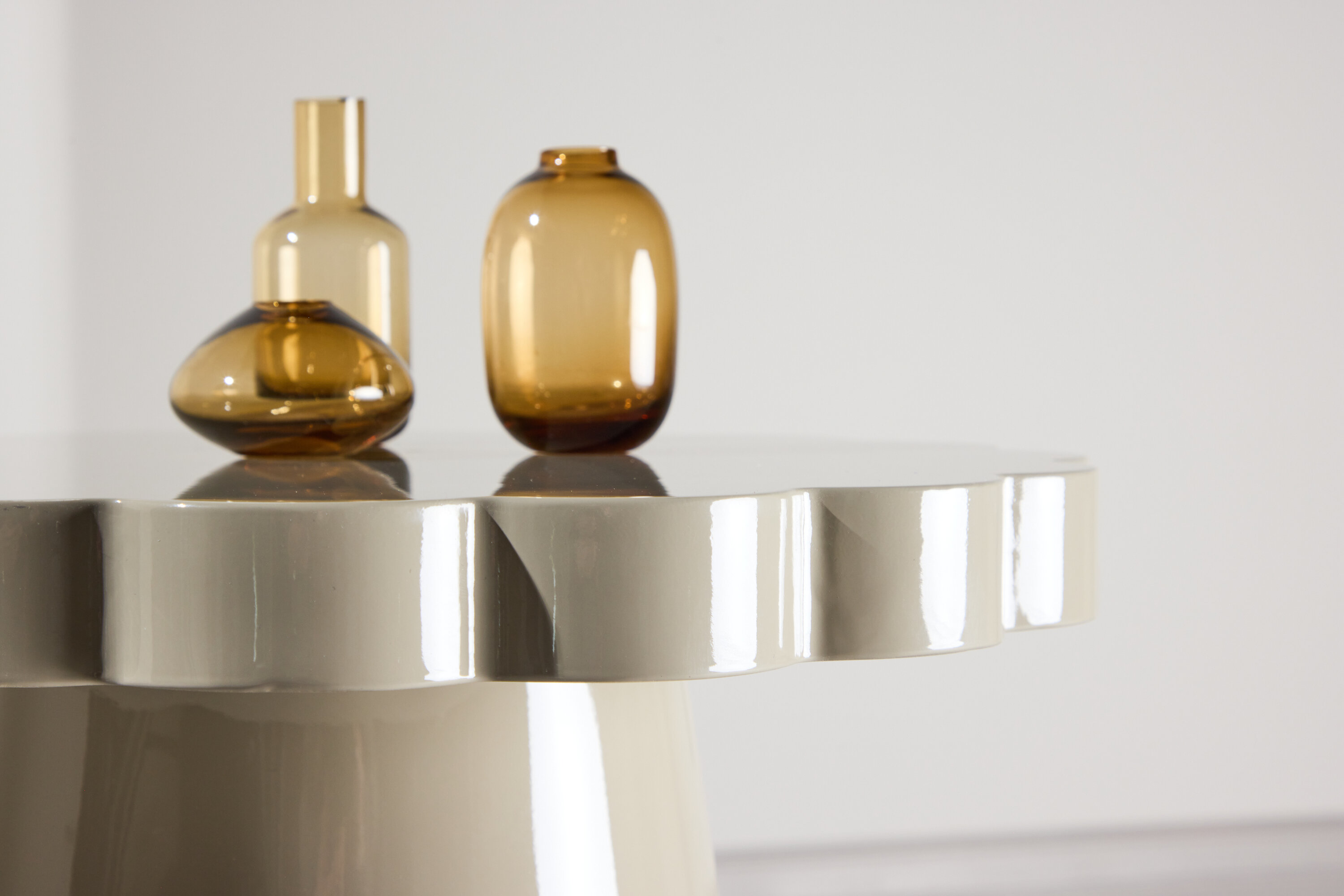 deLOHN Krull Kisasztal