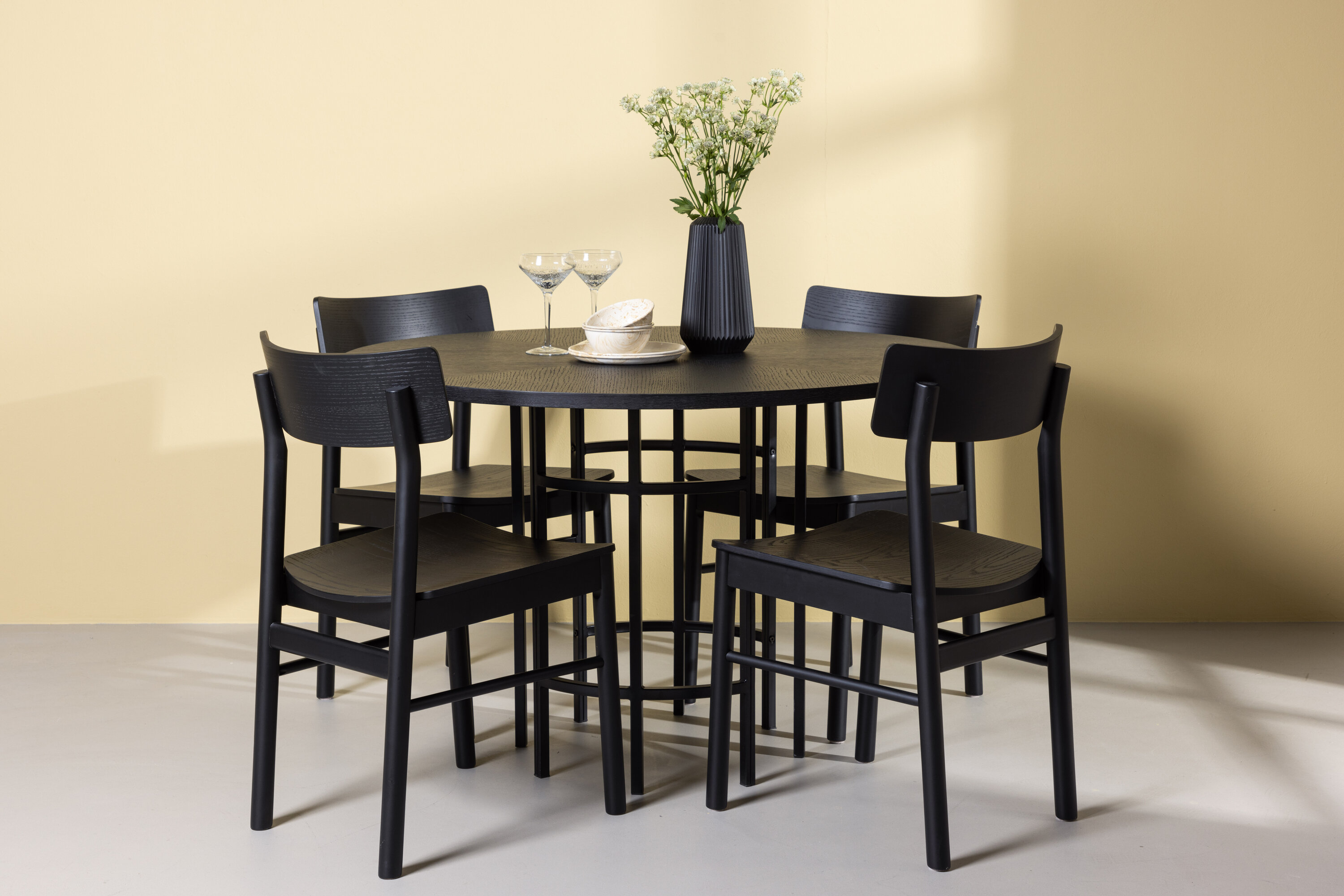 deLOHN Copenhagen, Montros Kör alakú étkezőgarnitúra