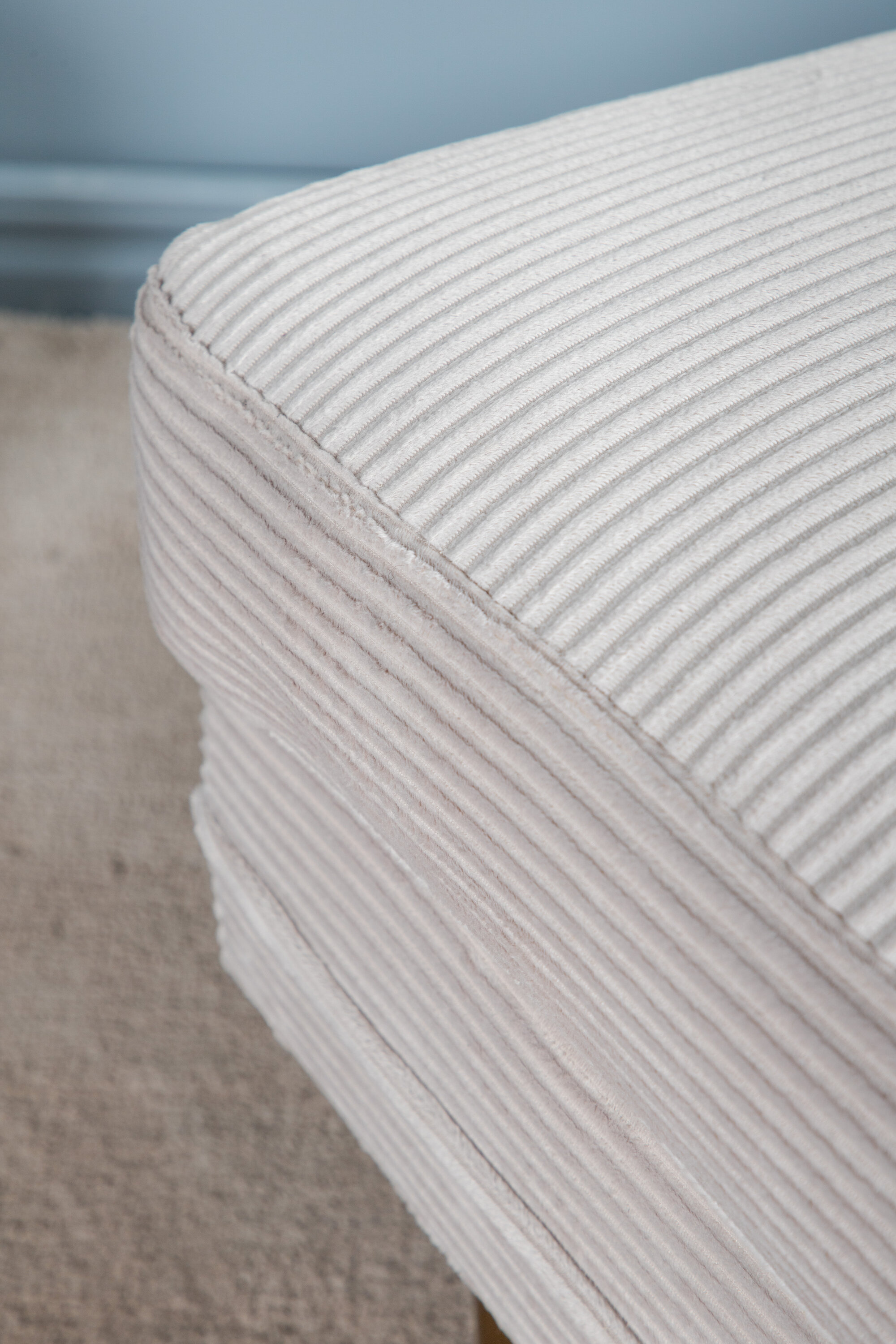 deLOHN Boom Lábtartós puff