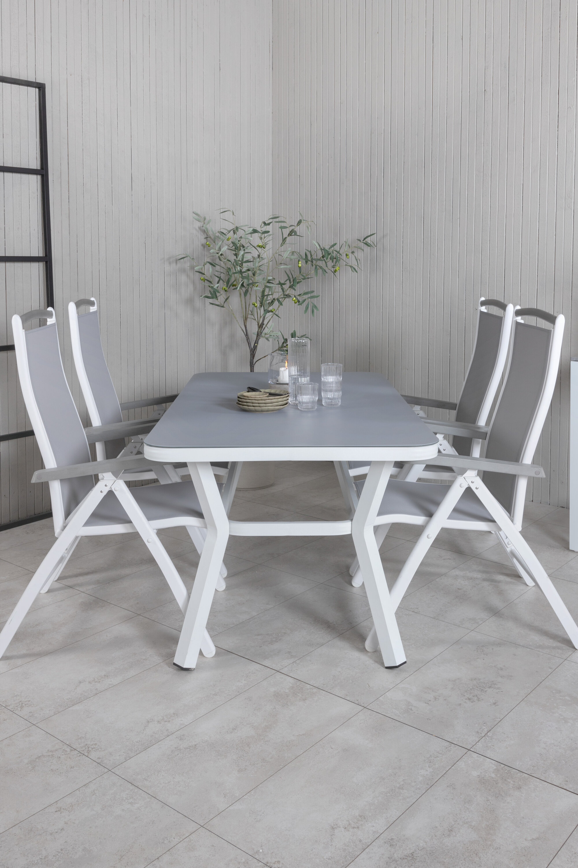 deLOHN Virya, Albany Étkezőgarnitúra