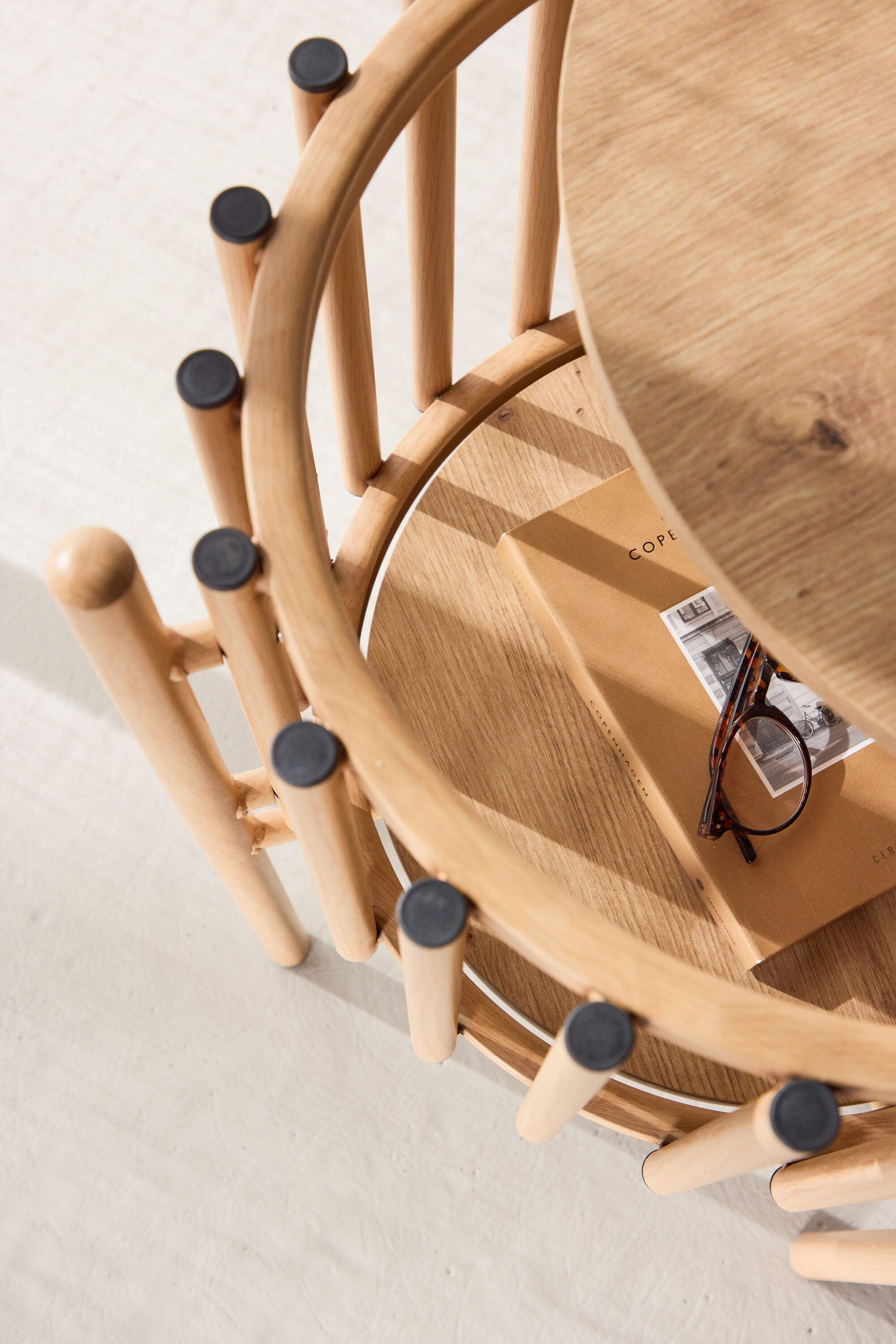 deLOHN Rubbo Kisasztal