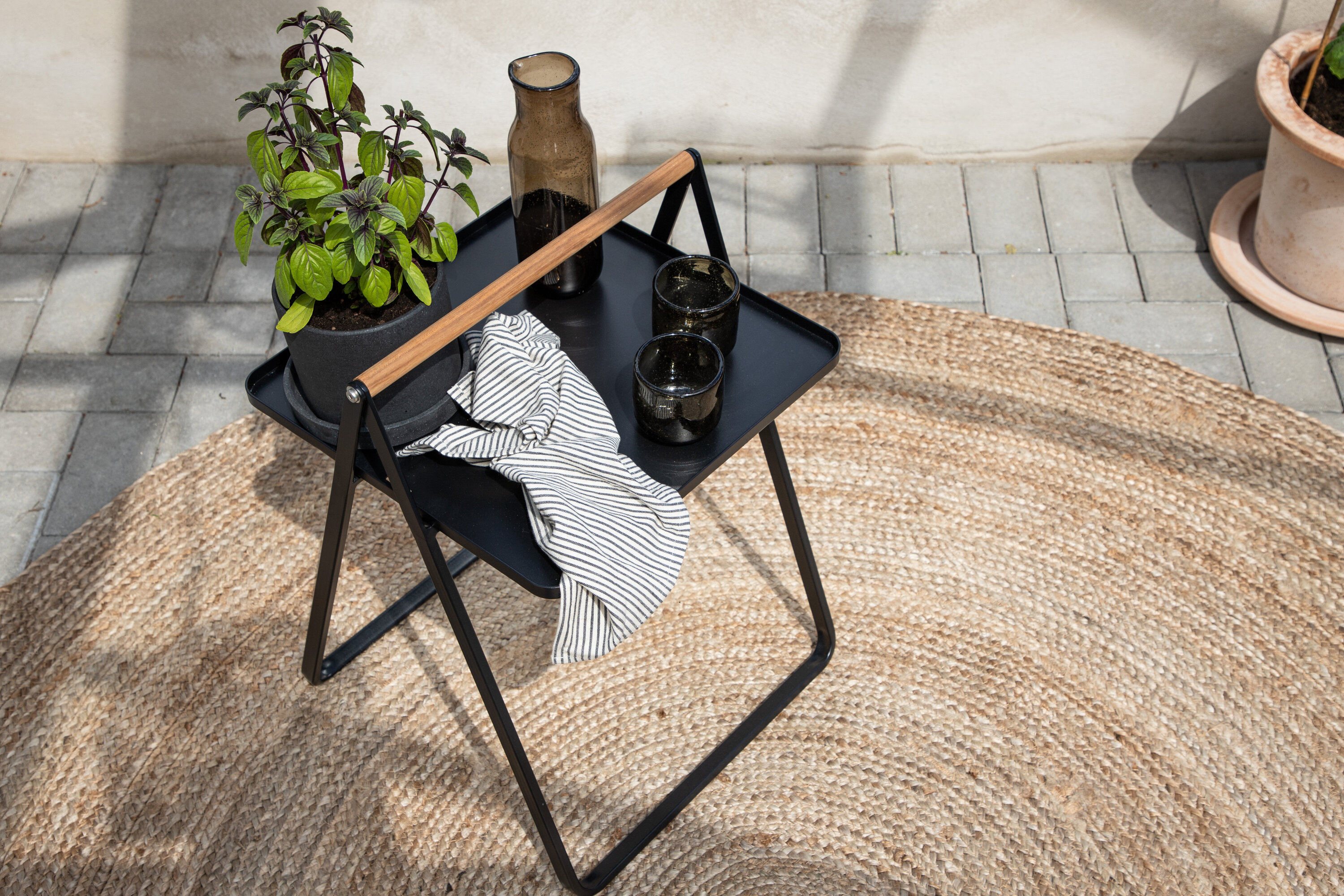 deLOHN Clarin Kisasztal