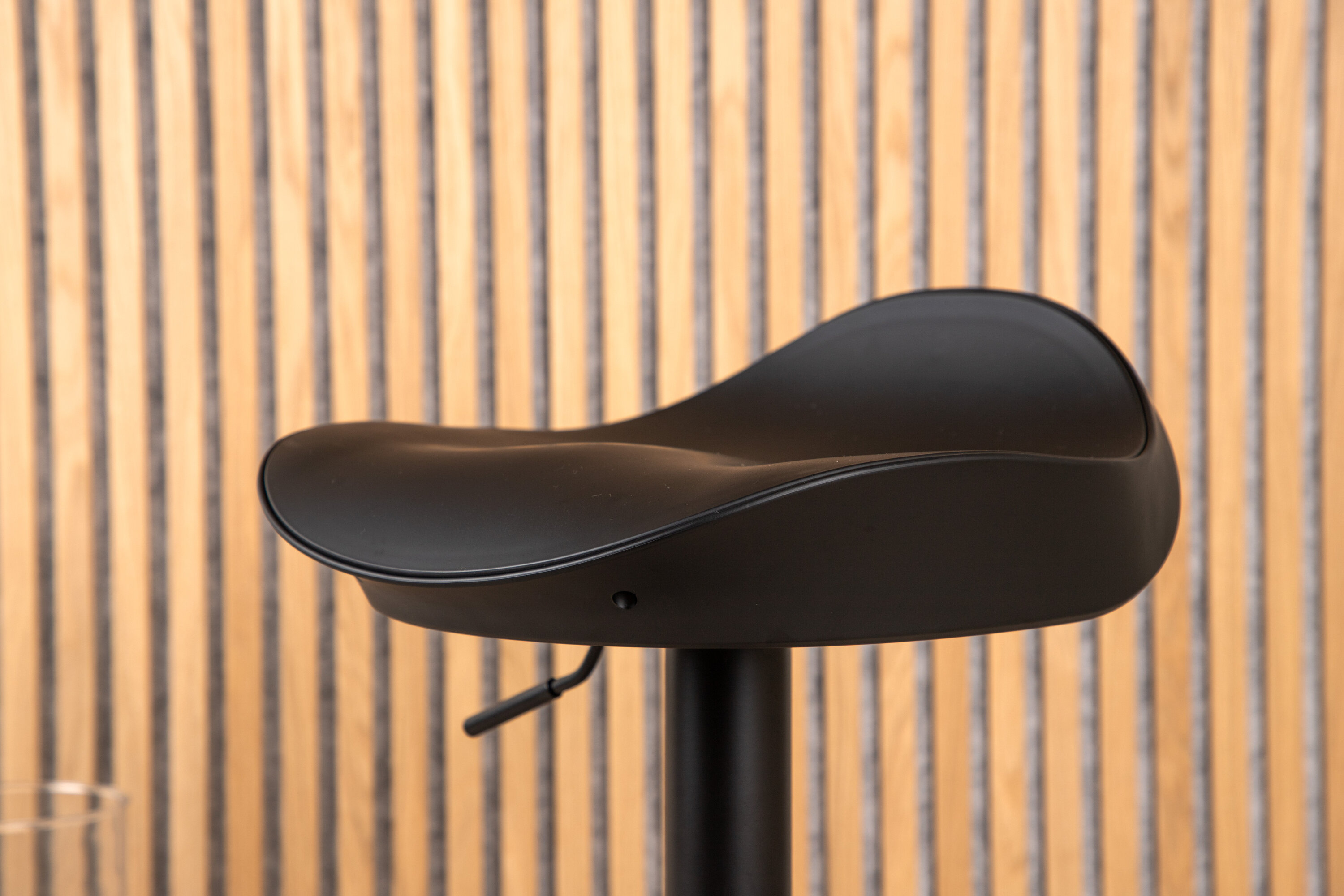 deLOHN Adesto Bárszék deLOHN Adesto Bárszék