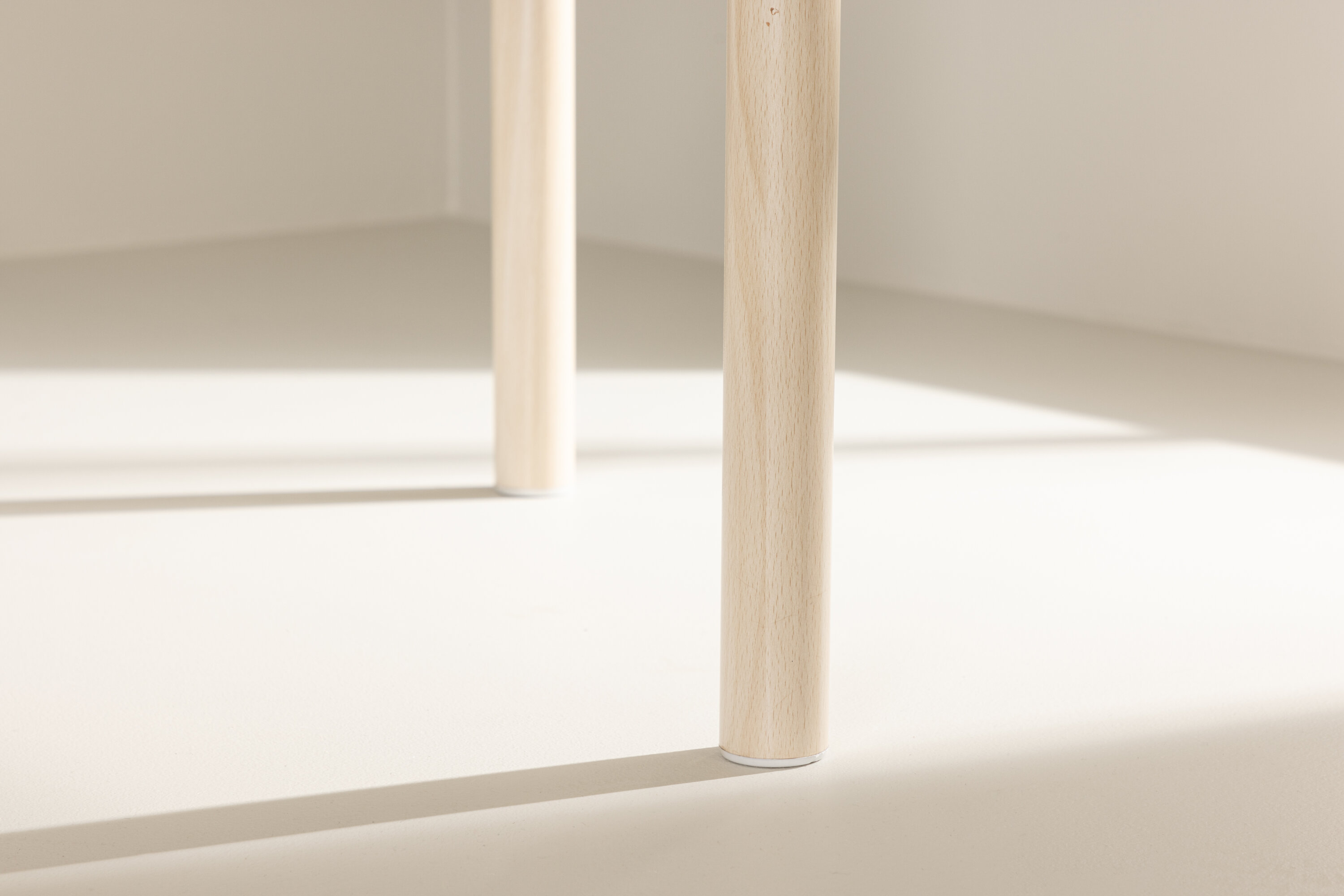 deLOHN Andy Ovális étkezőasztal