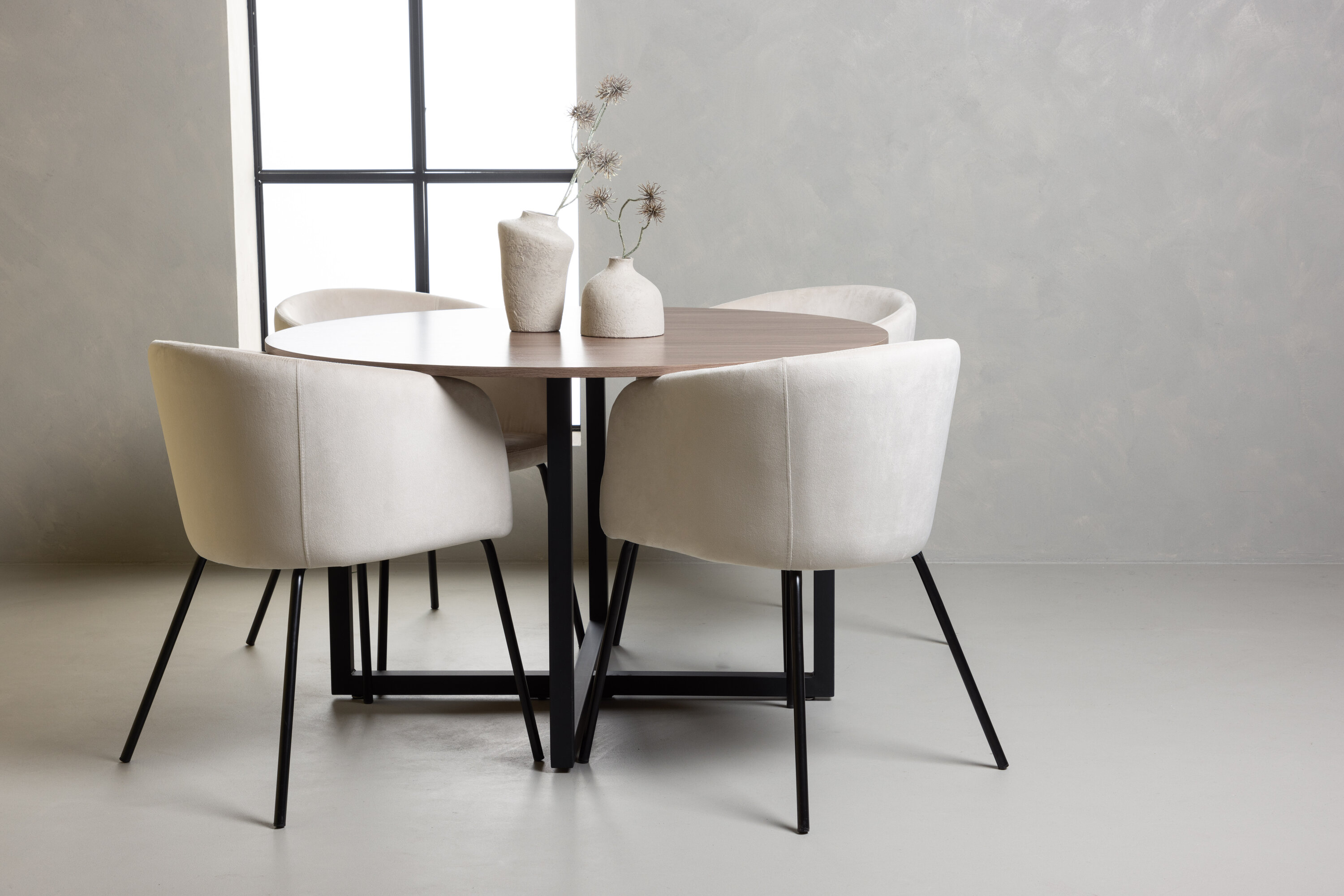 deLOHN Durango, Berit Kör alakú étkezőgarnitúra