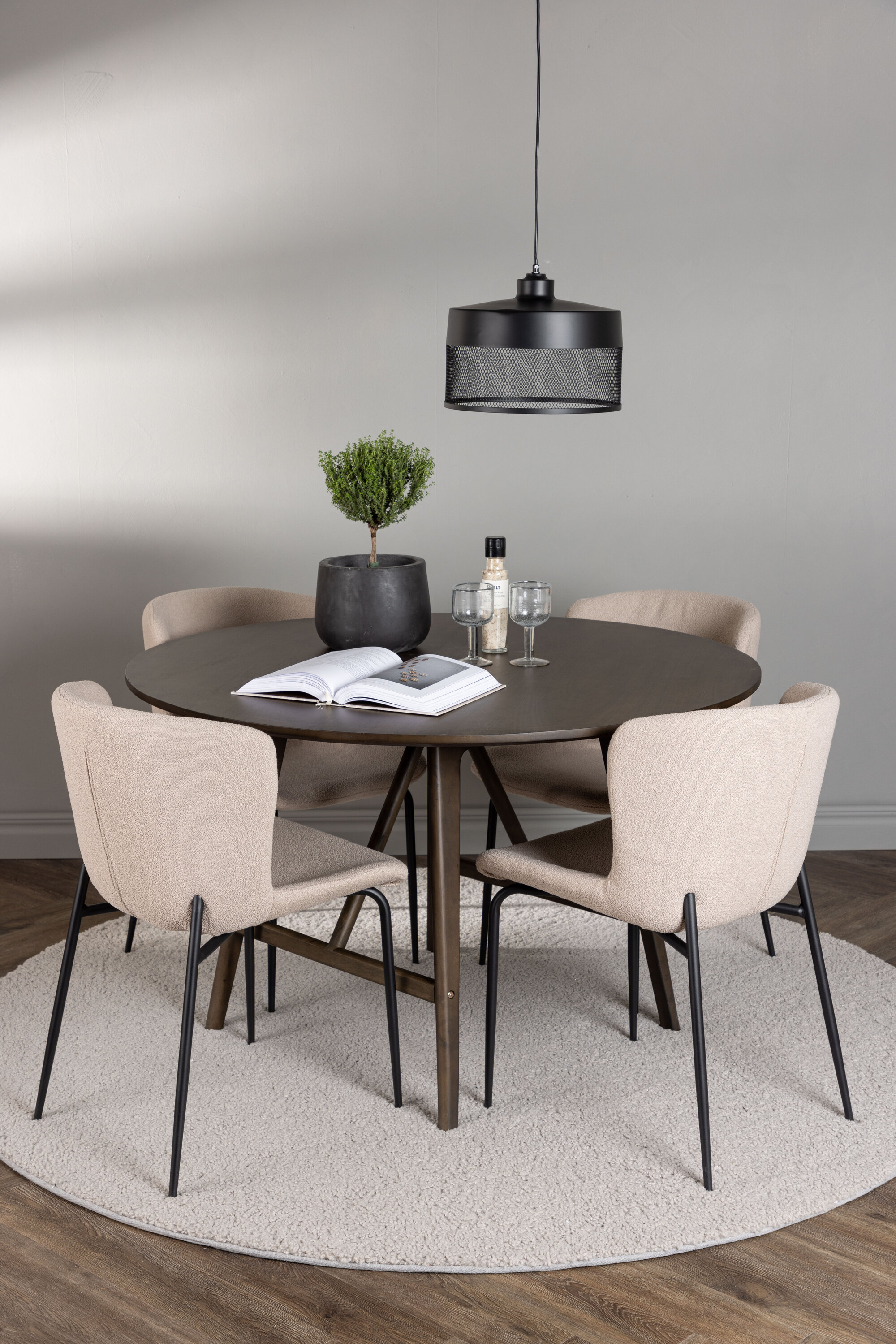 deLOHN Modesto Kör alakú étkezőgarnitúra deLOHN Modesto Kör alakú étkezőgarnitúra