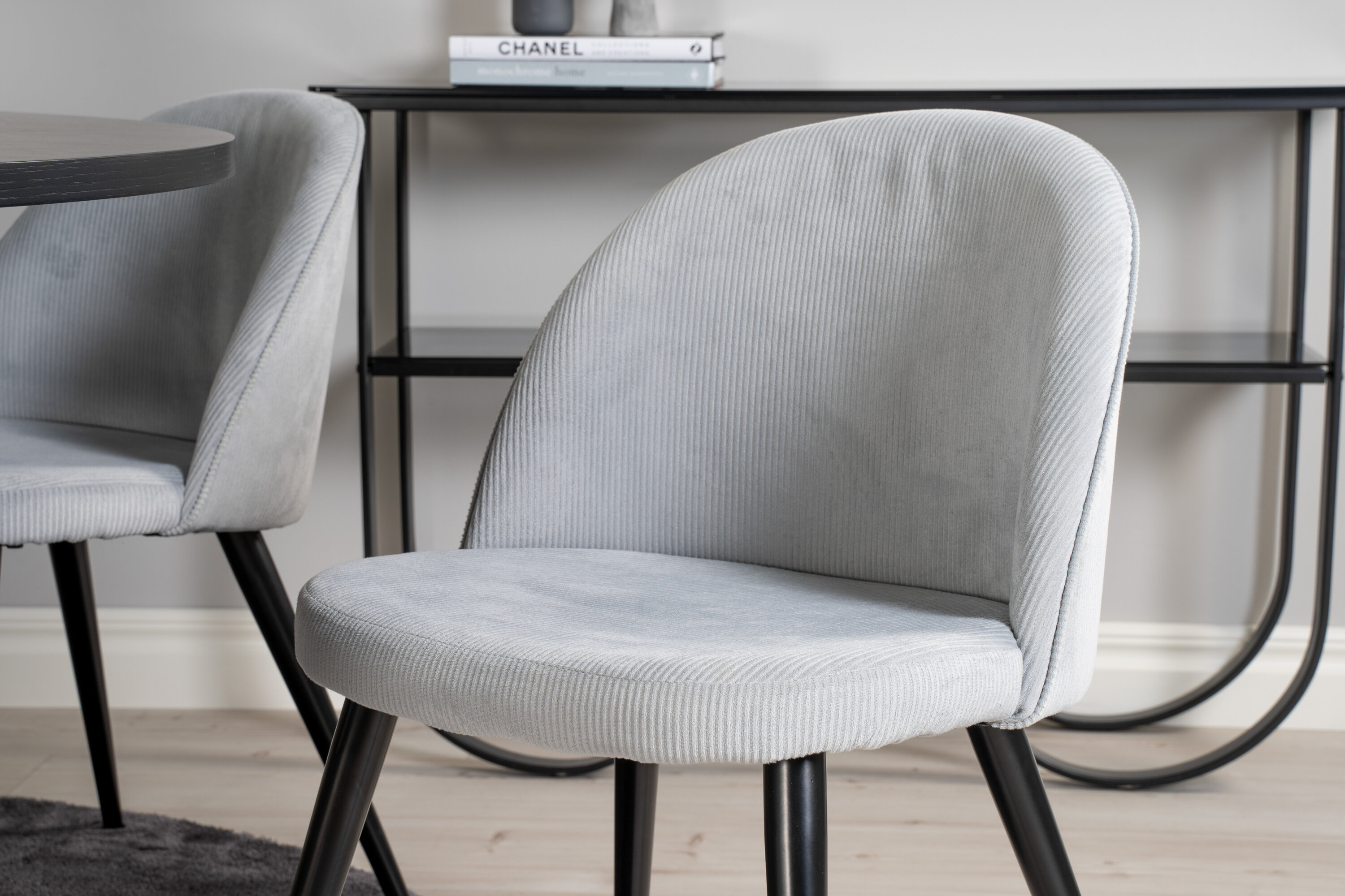 deLOHN Copenhagen, Velvet Kör alakú étkezőgarnitúra deLOHN Copenhagen, Velvet Kör alakú étkezőgarnitúra
