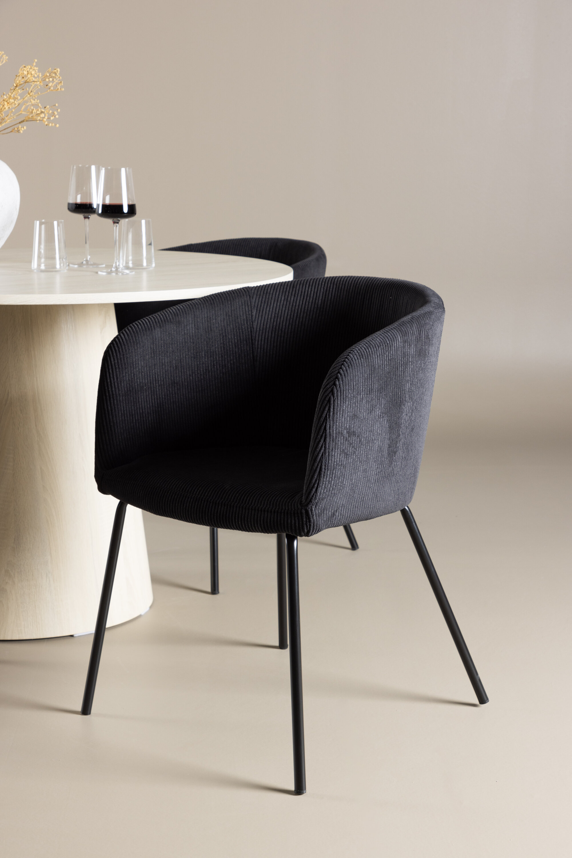 deLOHN Lanzo, Berit Kör alakú étkezőgarnitúra