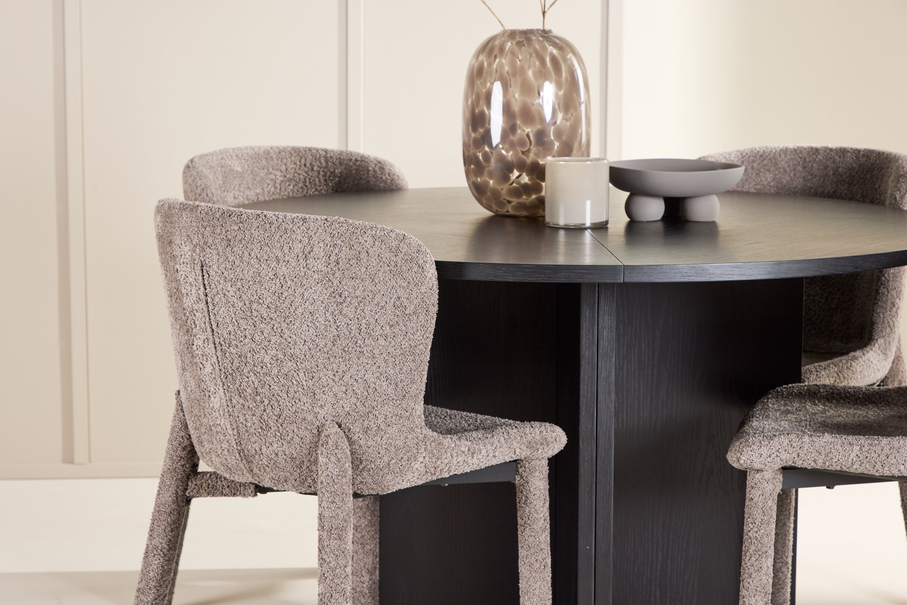 deLOHN Strada, Astoria Ovális étkezőgarnitúra deLOHN Strada, Astoria Ovális étkezőgarnitúra