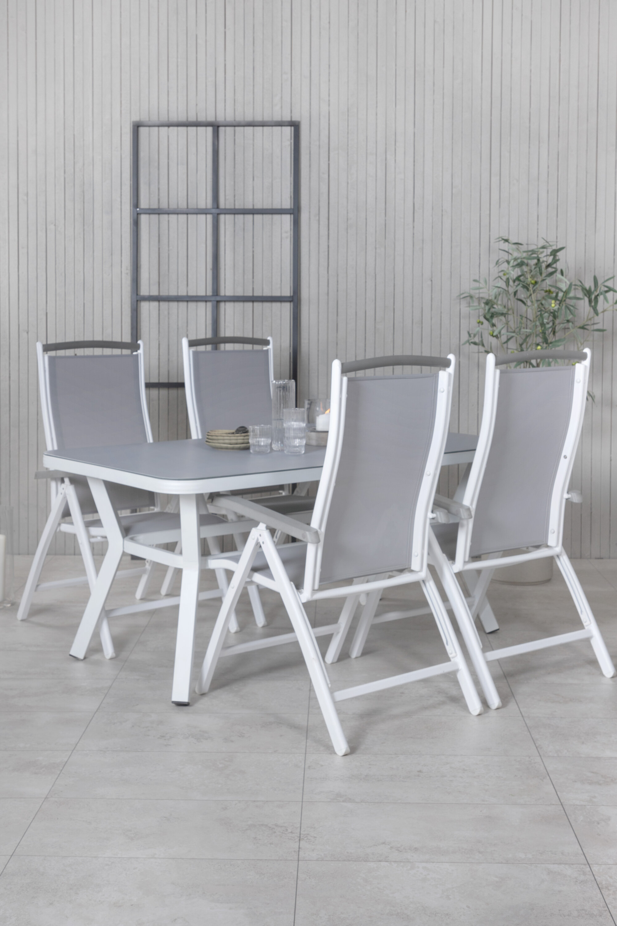 deLOHN Virya, Albany Étkezőgarnitúra