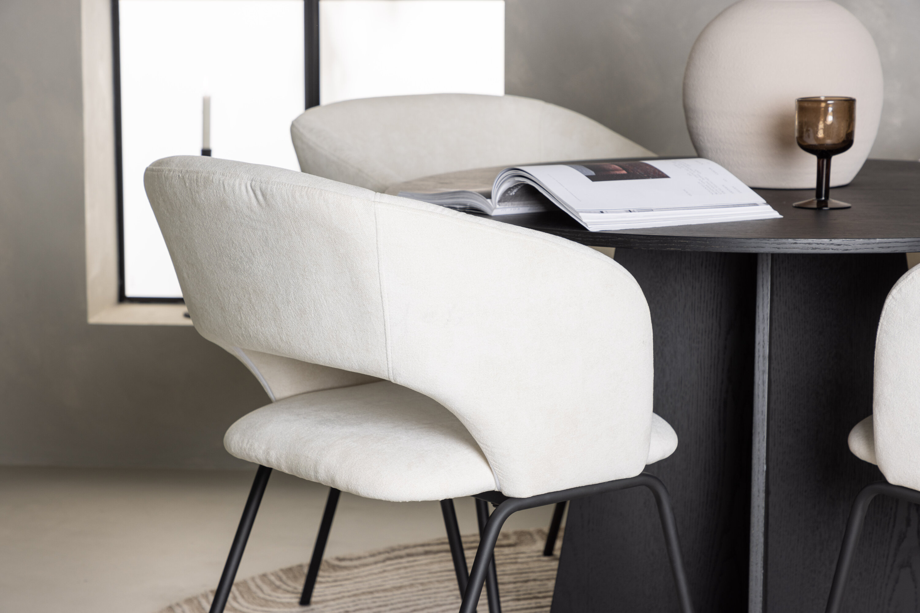 deLOHN Day Kör alakú étkezőgarnitúra deLOHN Day Kör alakú étkezőgarnitúra